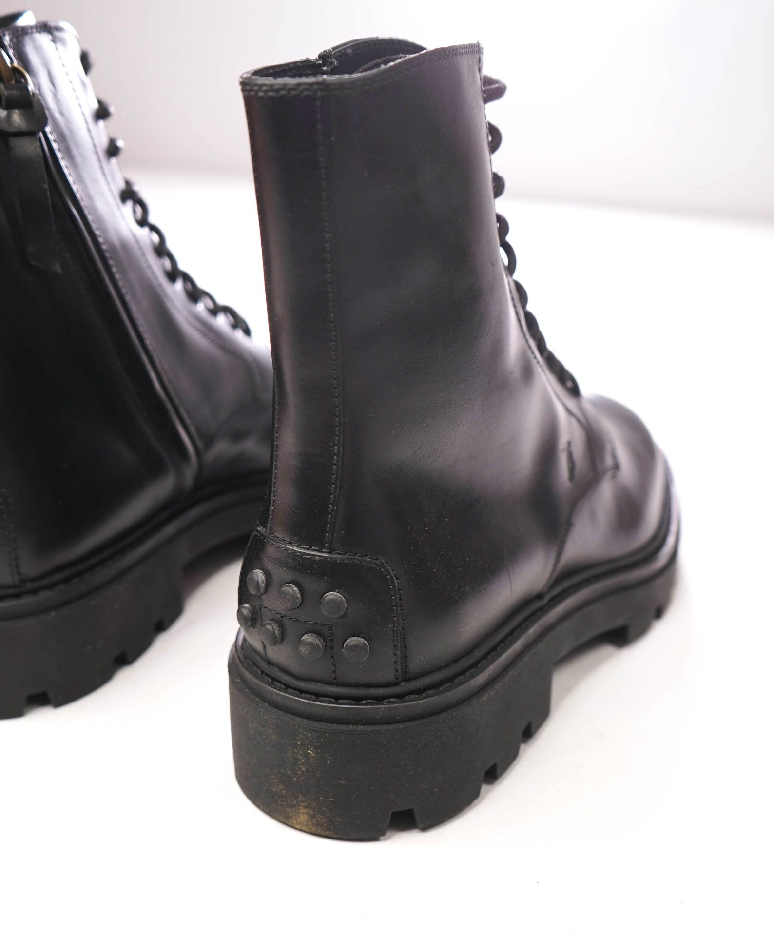 $1,195 TOD'S - Black Leather Combat Boots - US 8 (7UK)