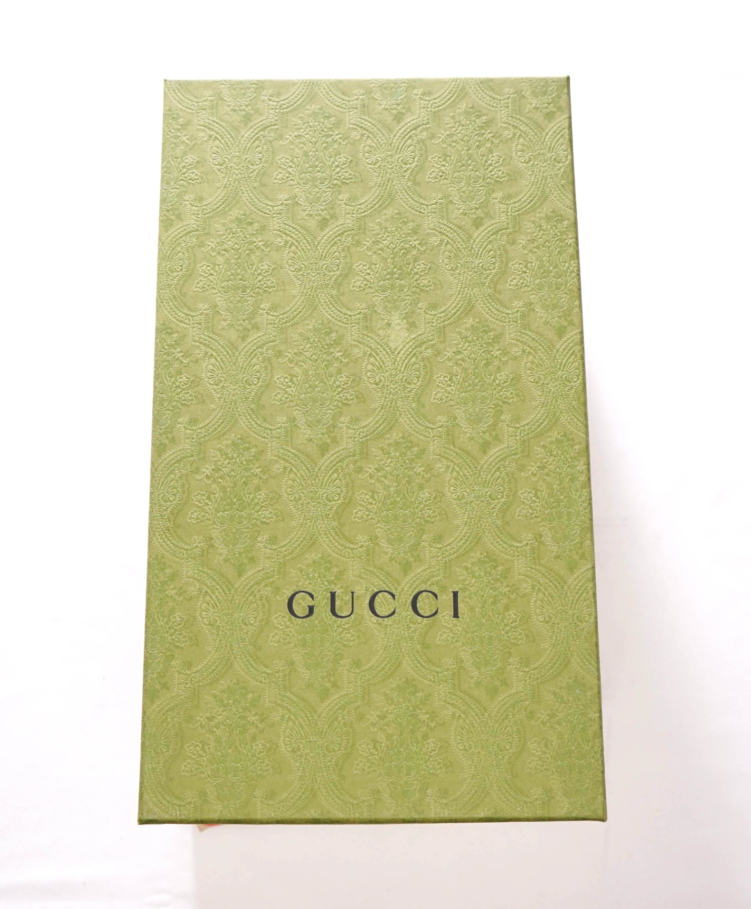 $1,000 GUCCI - Black Leather Silver "Interlocking G" Loafers - 8 (7.5G)