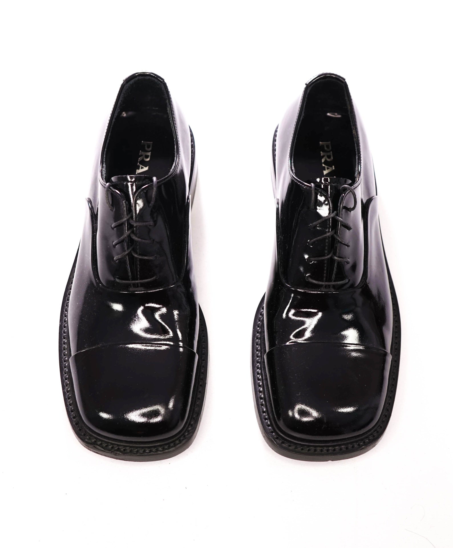 $1,145 PRADA - Black Patent Leather Oxfords - US 10 (9UK)