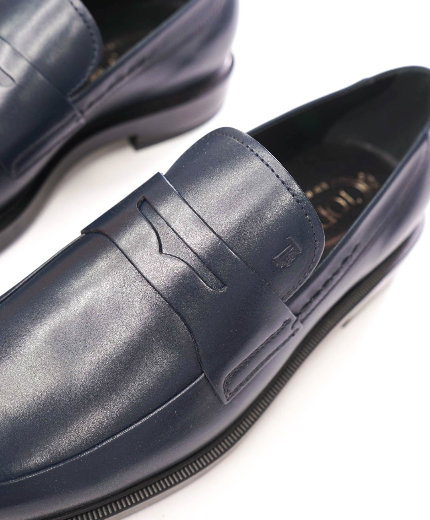 $850 TOD'S - Navy Blue Leather Penny Loafers - US 8 (7UK)