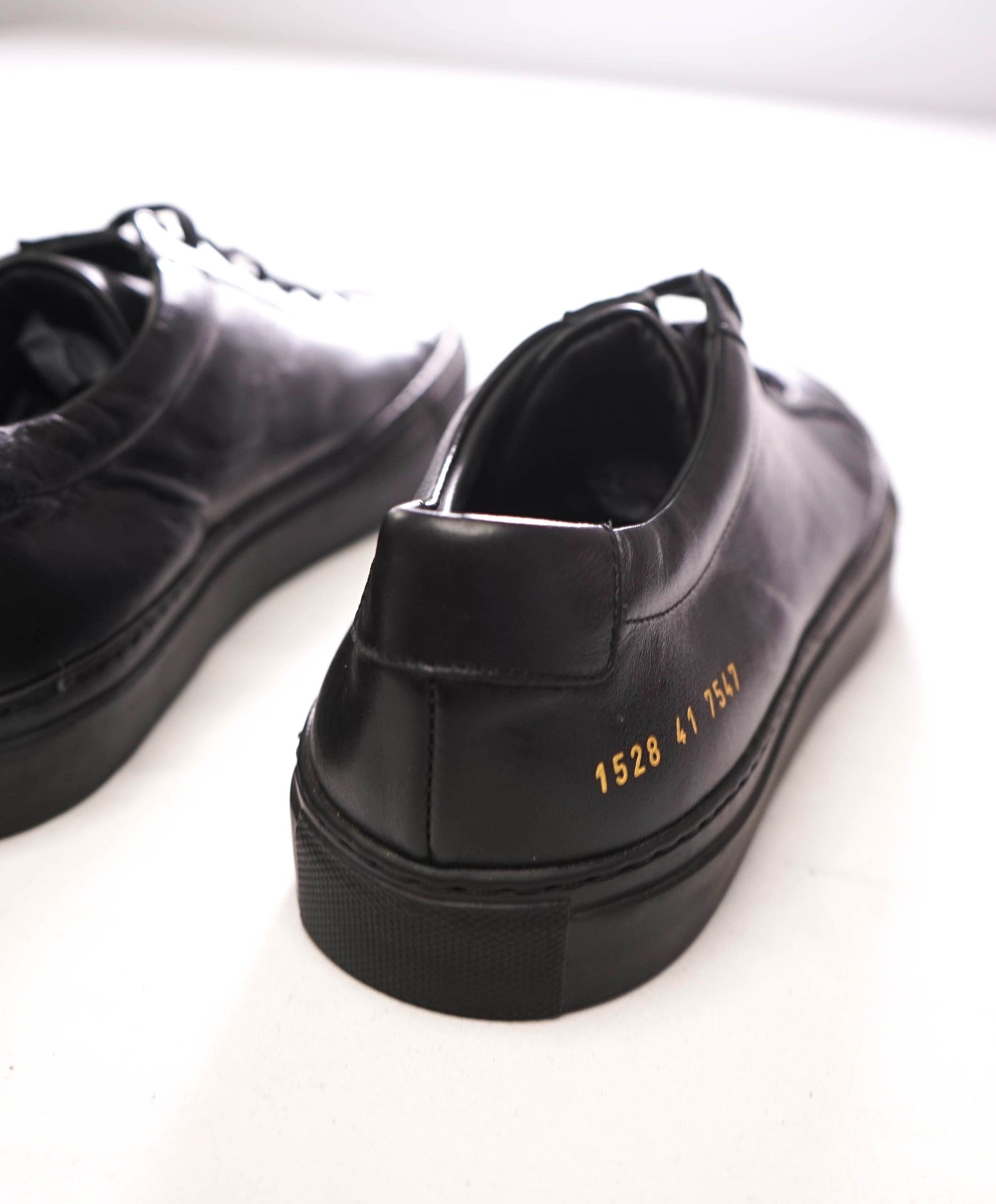 $440 COMMON PROJECTS - "ACHILLES" Black Leather Sneakers - US 8 (41EU)