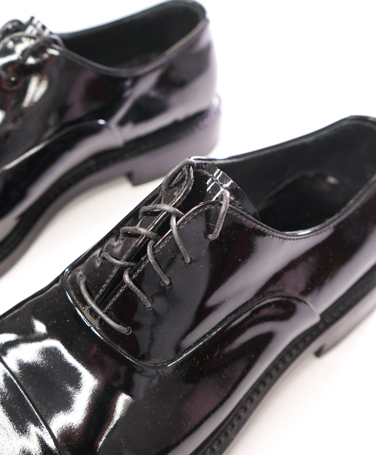 $1,145 PRADA - Black Patent Leather Oxfords - US 10 (9UK)