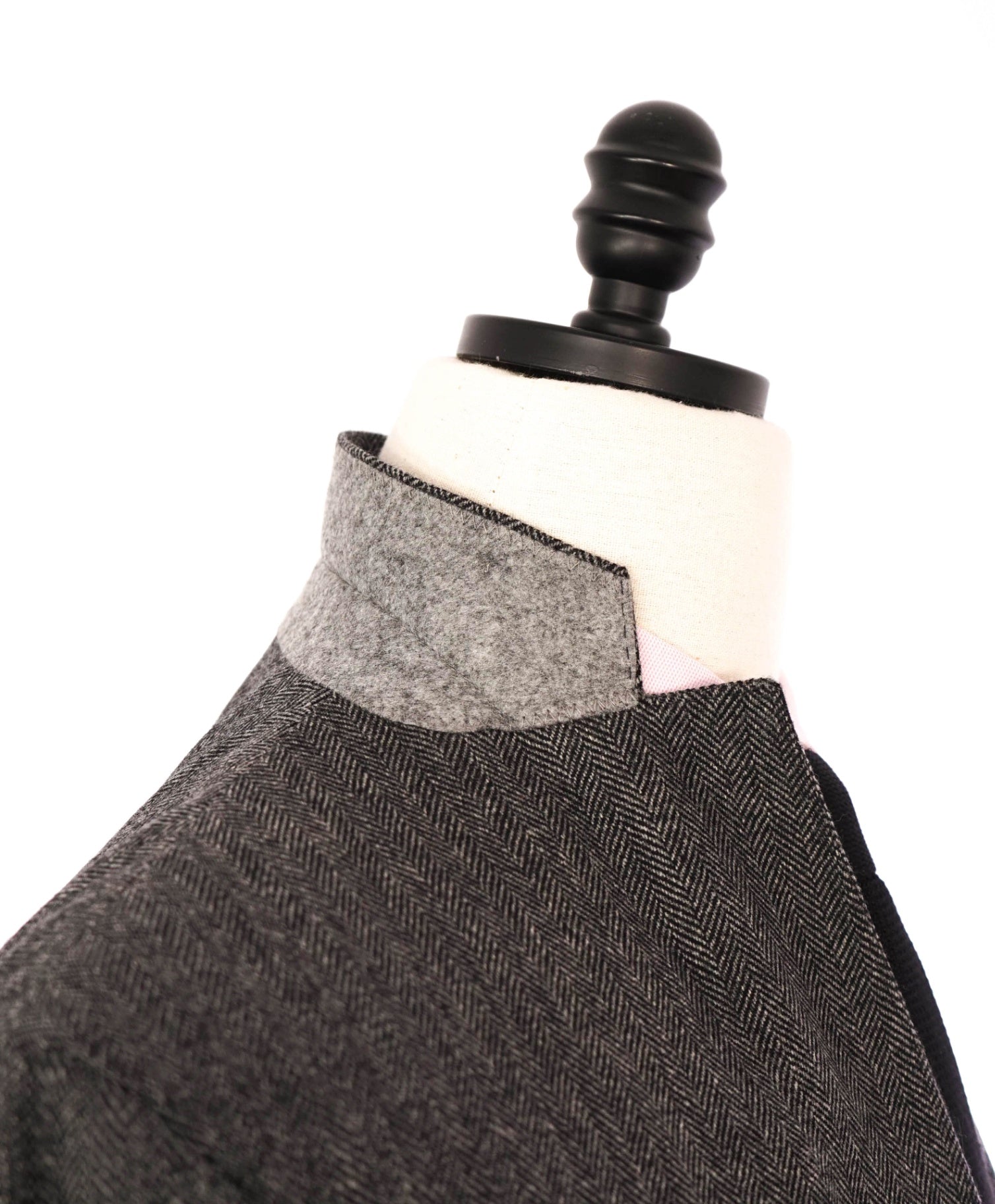 $1,295 SAKS 5TH AVE - Dark Gray Herringbone Cashmere Blazer - 44R