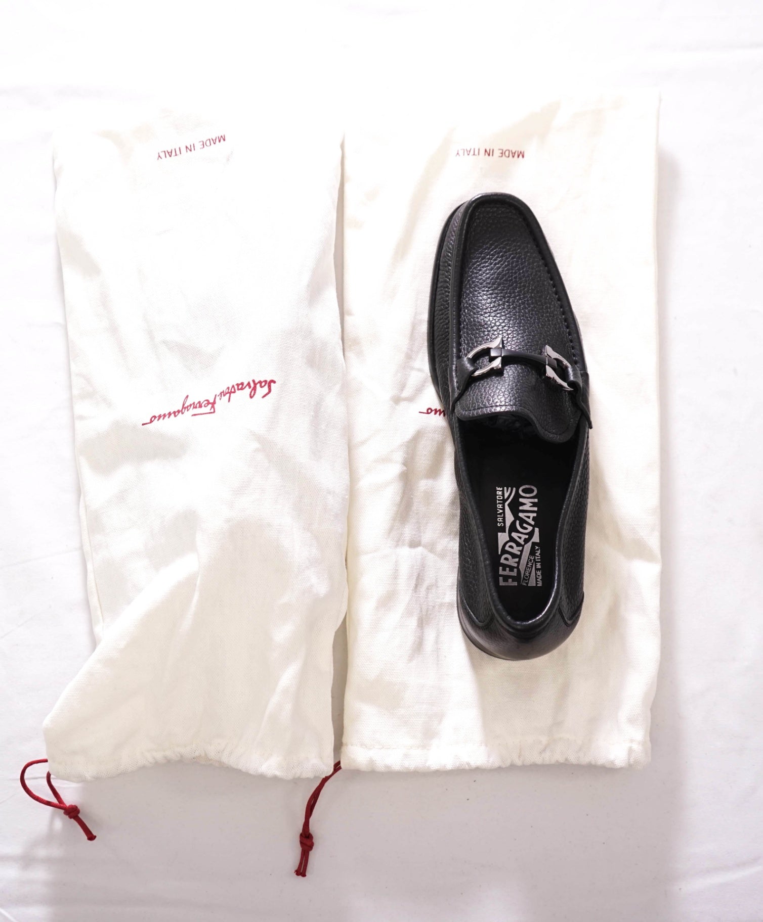 $850 FERRAGAMO - *GRANDIOSO* Black Pebble Leather Loafers - 7 D