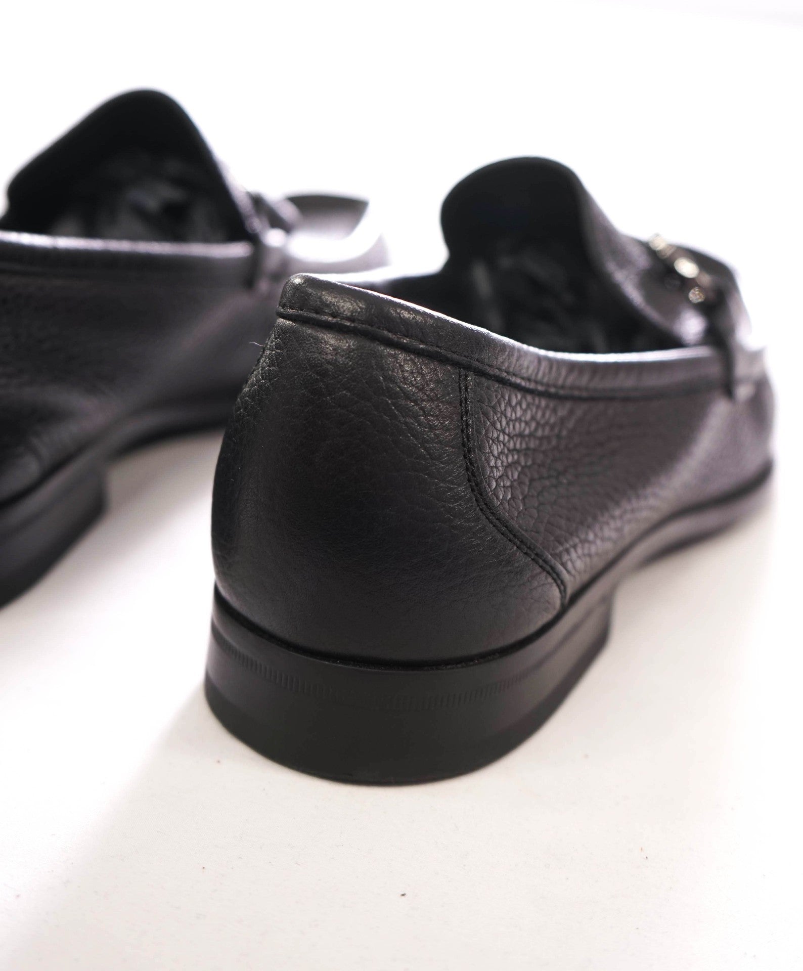 $850 FERRAGAMO - *GRANDIOSO* Black Pebble Leather Loafers - 7 D