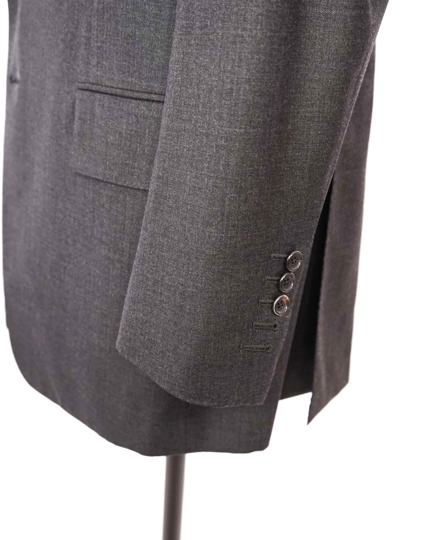 $5,970 TOM FORD - Solid Dark Gray Wool Peak Lapel Suit - 46L