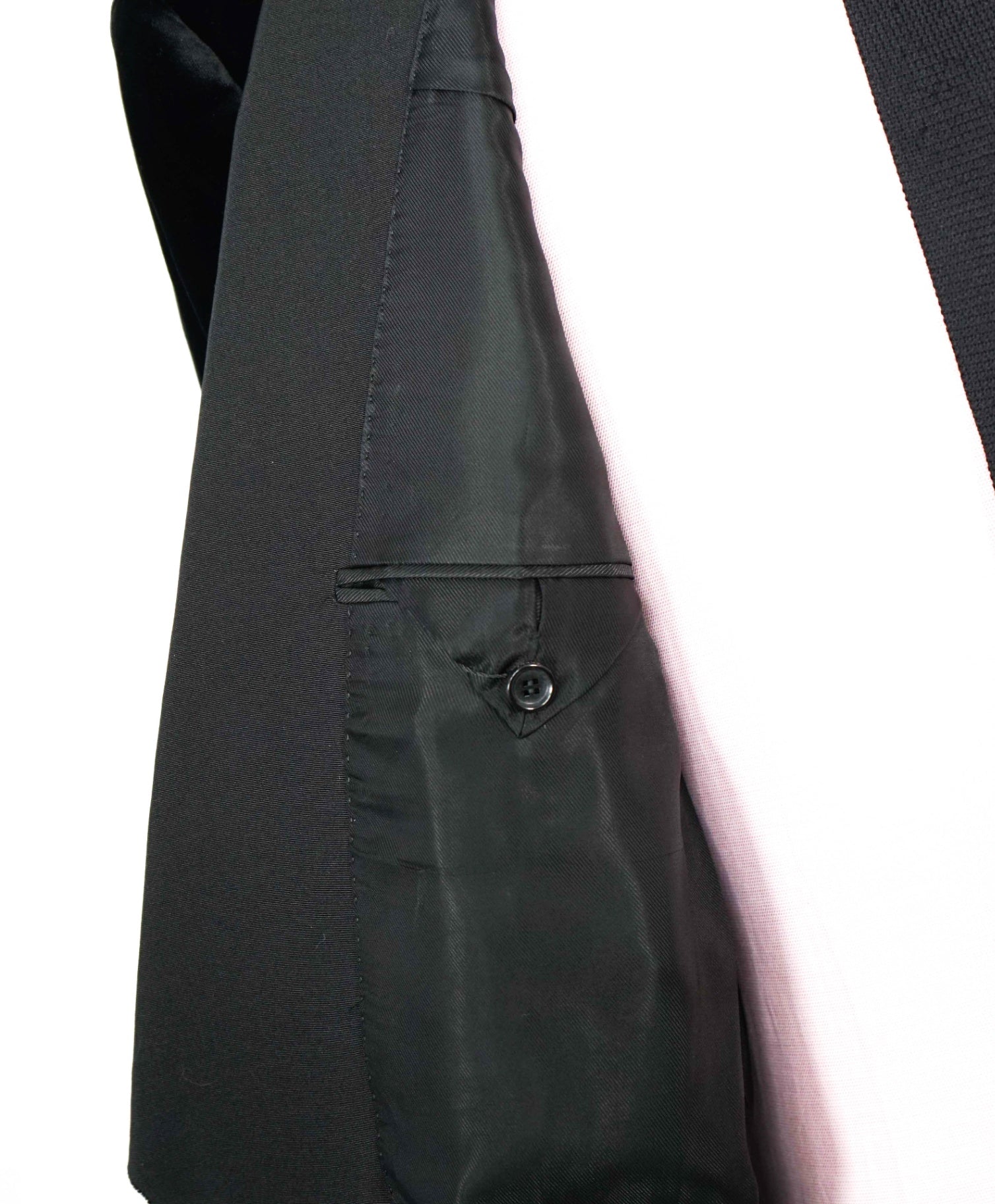 $2,195 BALLY - "Custom 1/1 JOE MANGANIELLO Velvet Blazer - 46L