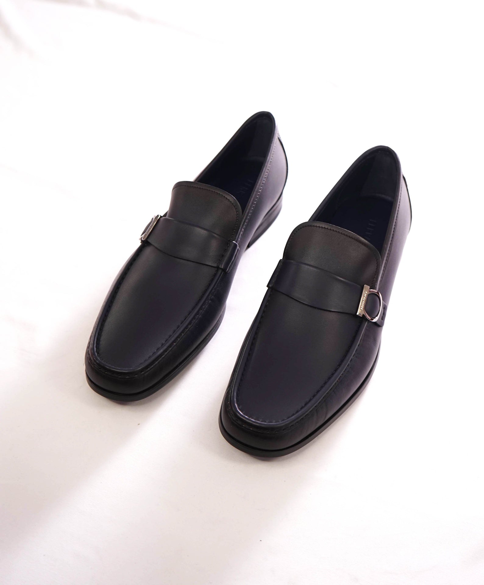 $850 FERRAGAMO - Midnight Blue Leather "DUOMO" Loafers - 13 E