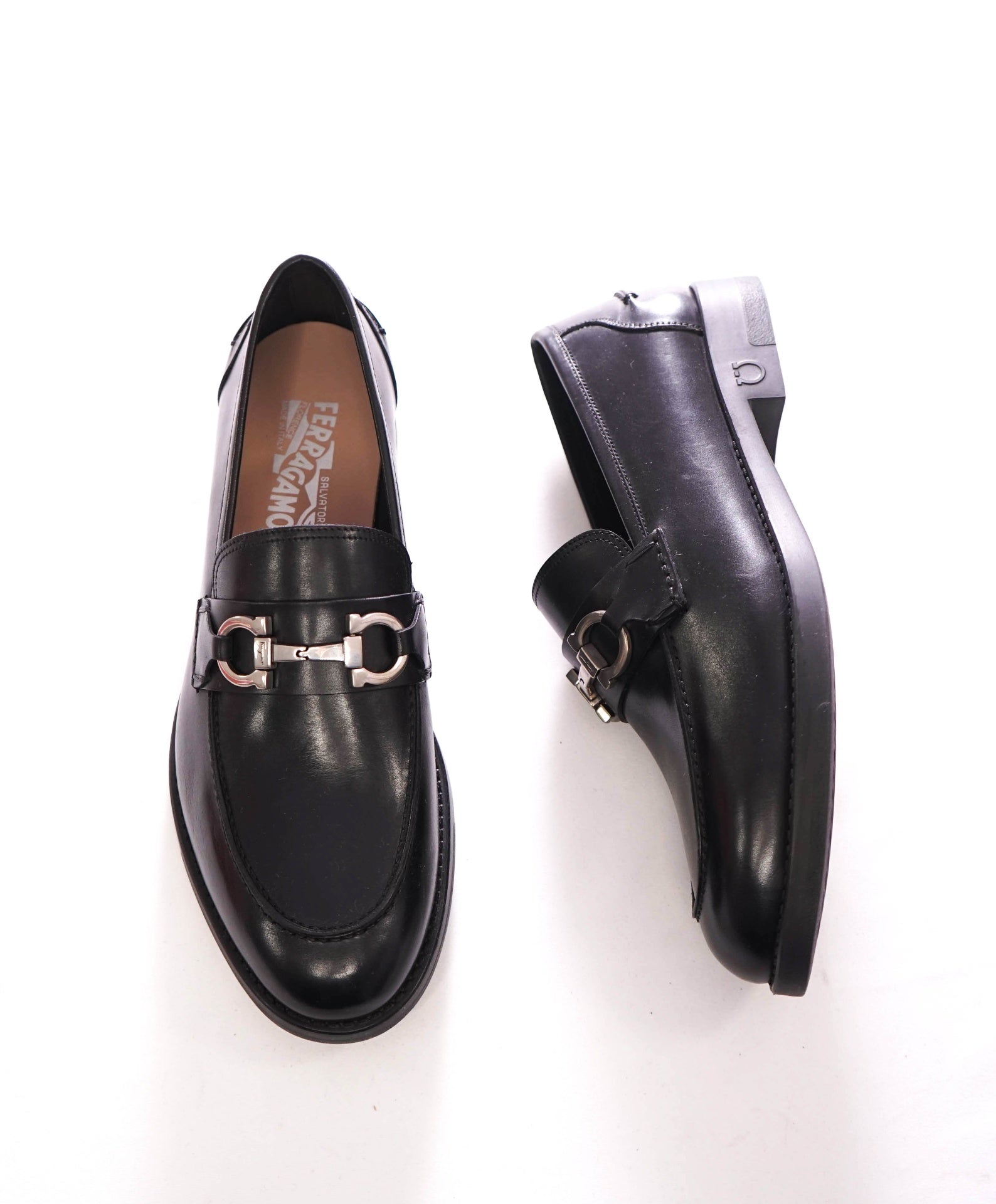$995 FERRAGAMO - Black Leather "ARLIN" Loafers - 8.5 EE