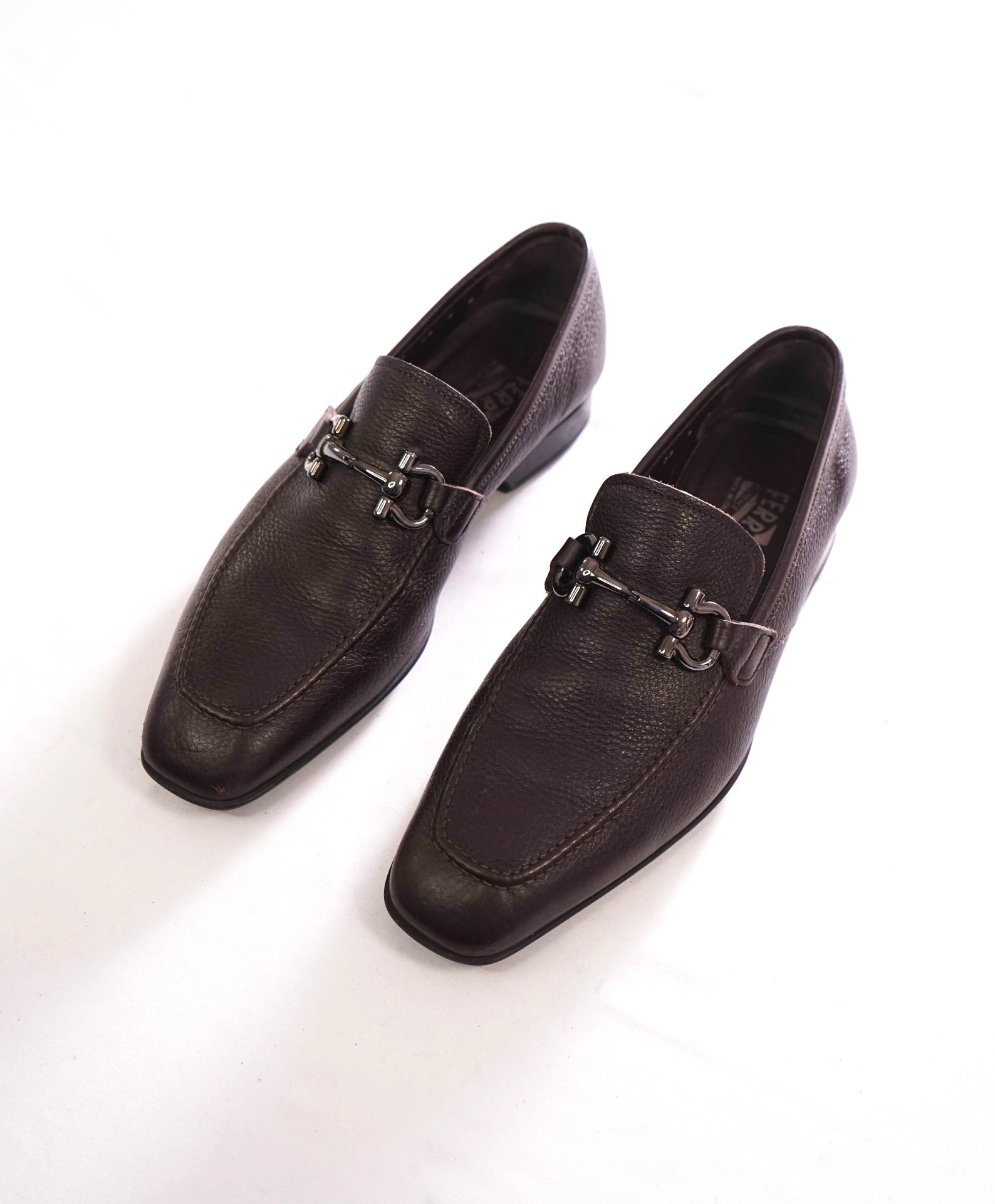 $850 FERRAGAMO - Brown Pebble Leather Loafers - 8 D