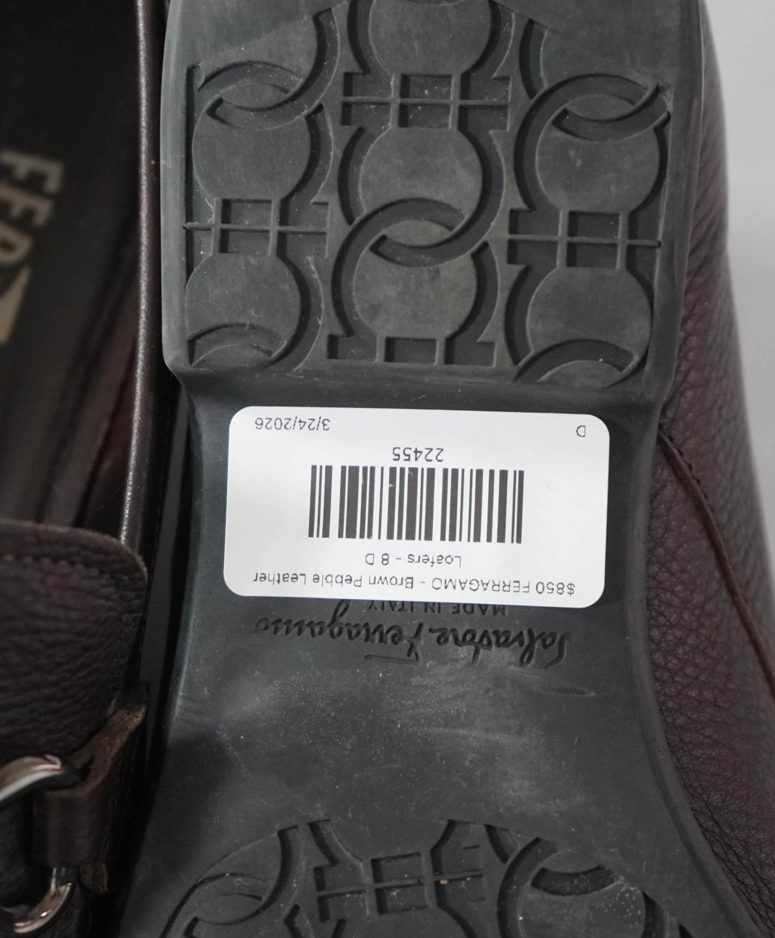 $850 FERRAGAMO - Brown Pebble Leather Loafers - 8 D
