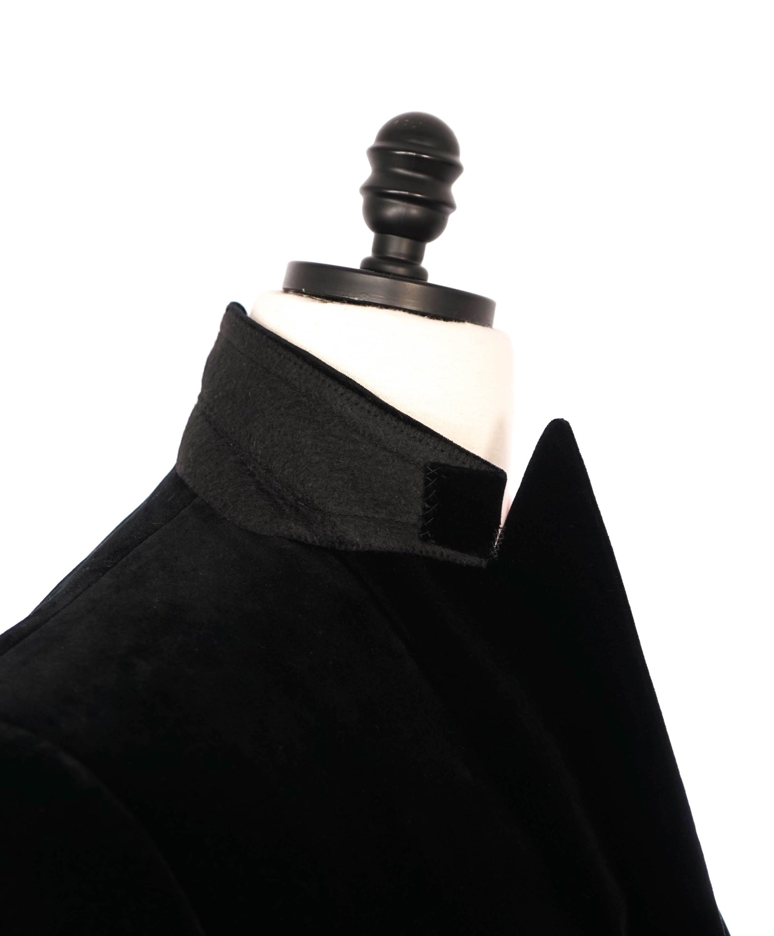 $2,695 RALPH LAUREN PURPLE LABEL - Black Velvet Smoking Jacket - 38R
