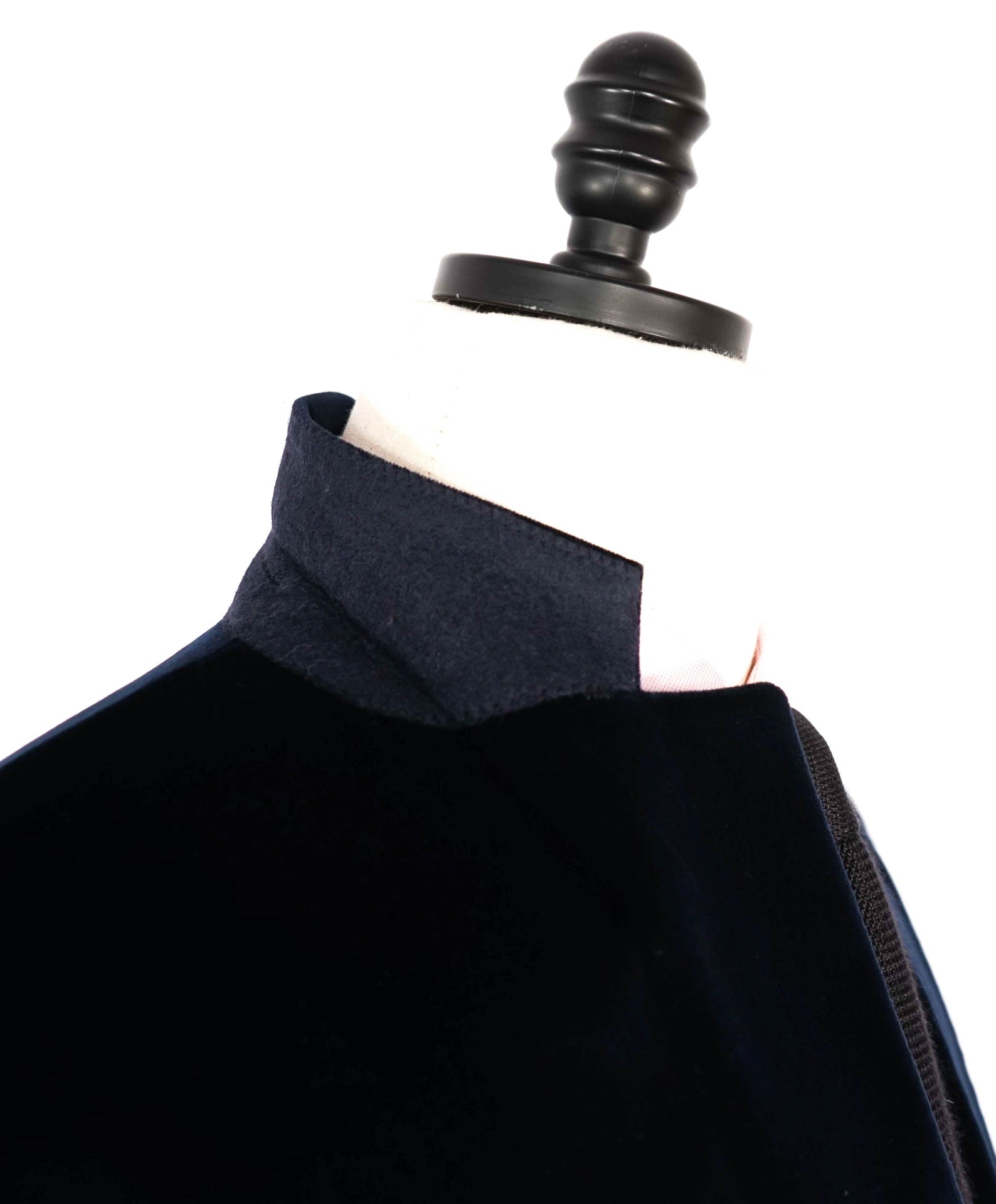 $1,295 SAKS FIFTH AVENUE - Solid Navy Blue Velvet Blazer - 46R