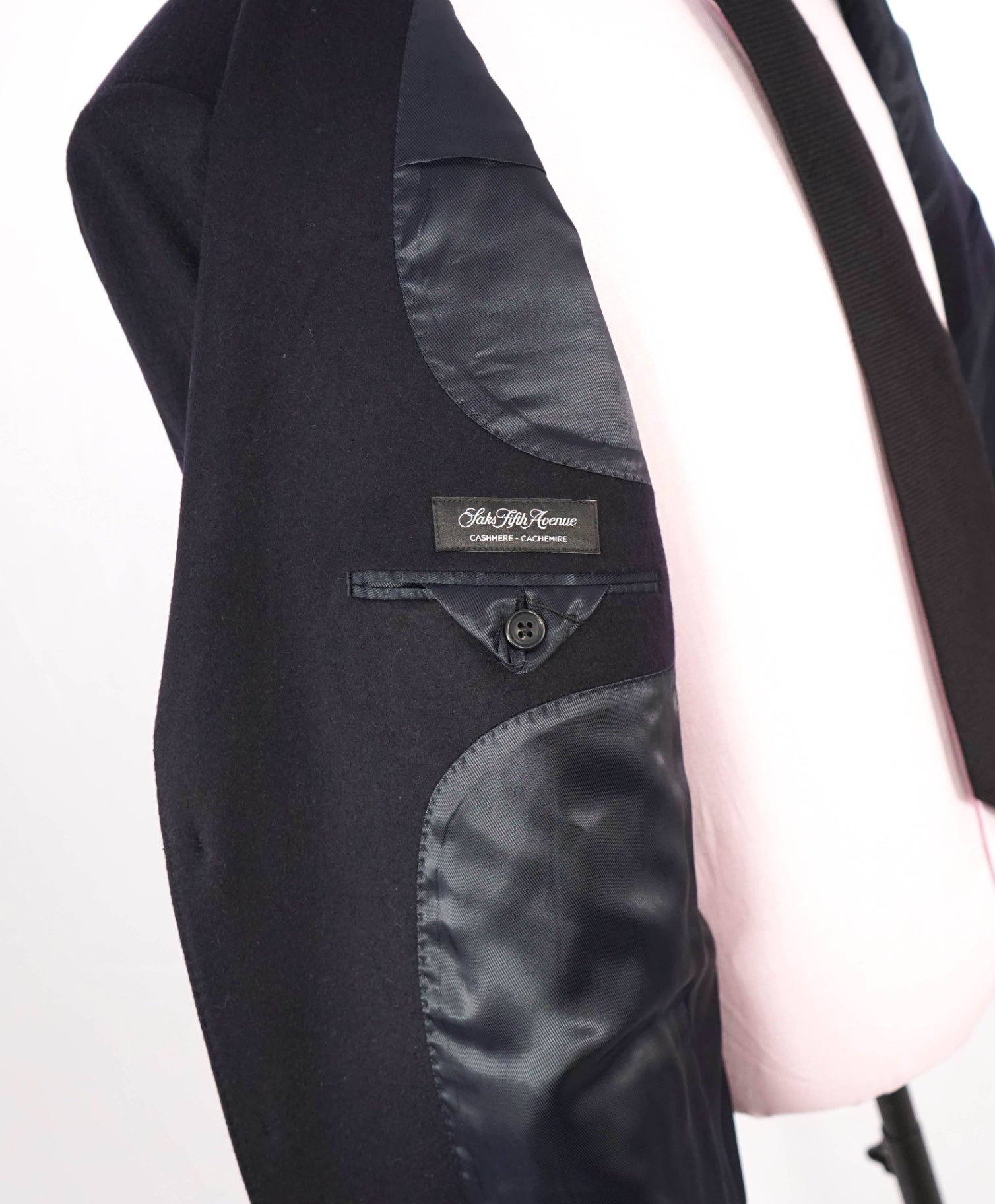 $1,295 SAKS FIFTH AVENUE - Navy 100% Pure Cashmere Blazer - 44R