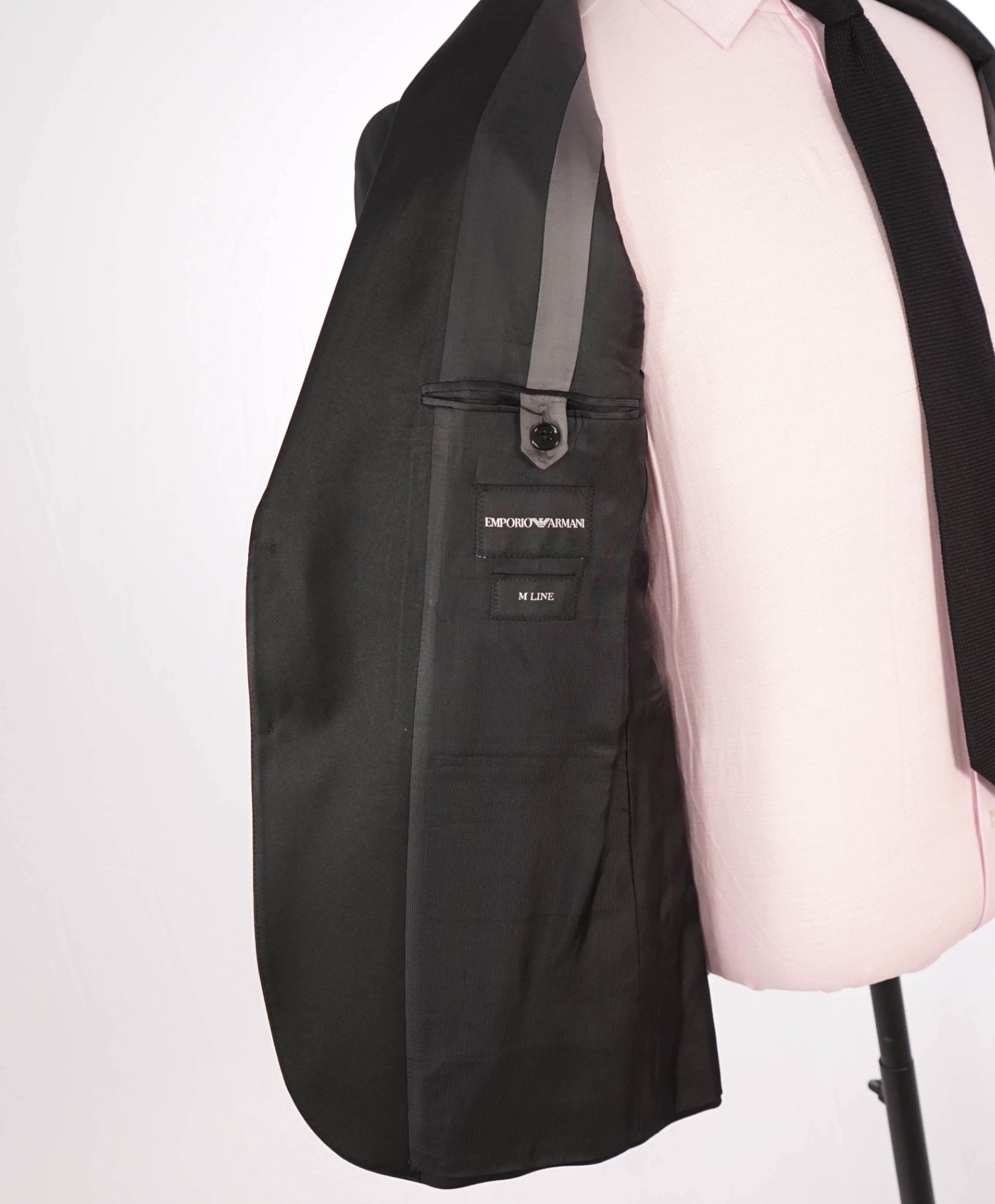 $1,995 EMPORIO ARMANI - Black Wool Peak Lapel Tuxedo - 36R