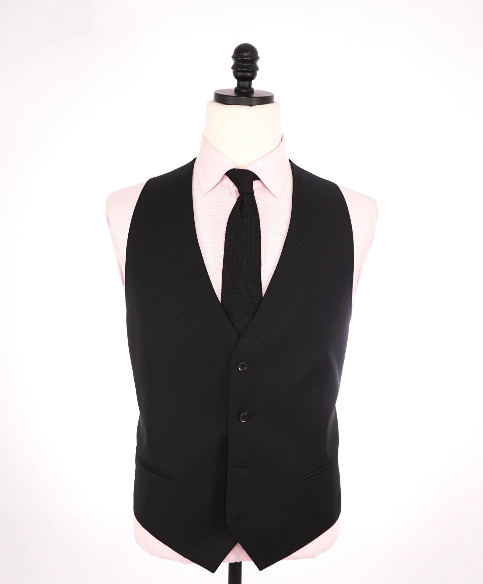 $2,495 EMPORIO ARMANI - Textured Black 3-Piece Suit - 46R