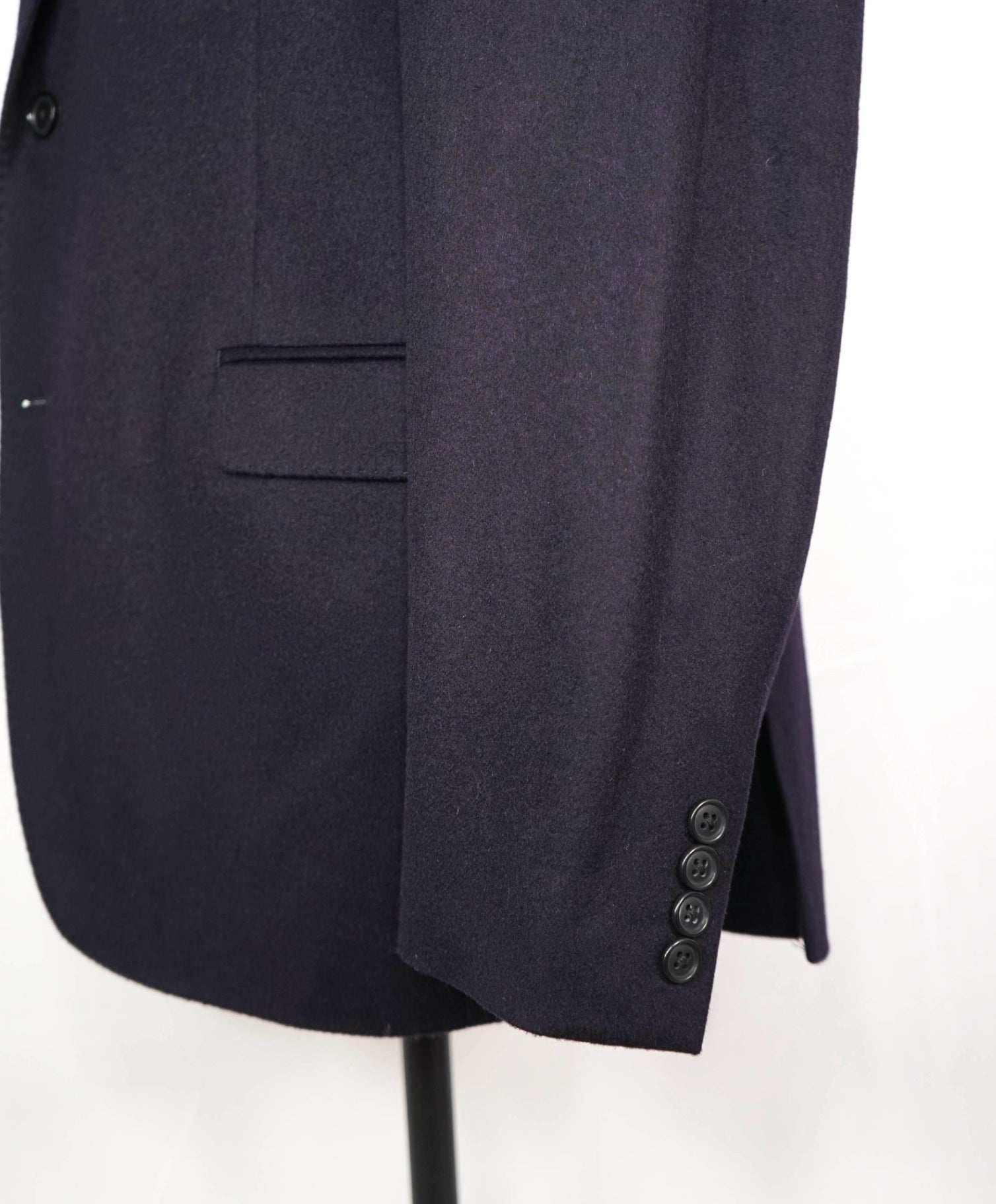 $1,295 SAKS FIFTH AVENUE - Navy 100% Pure Cashmere Blazer - 44R