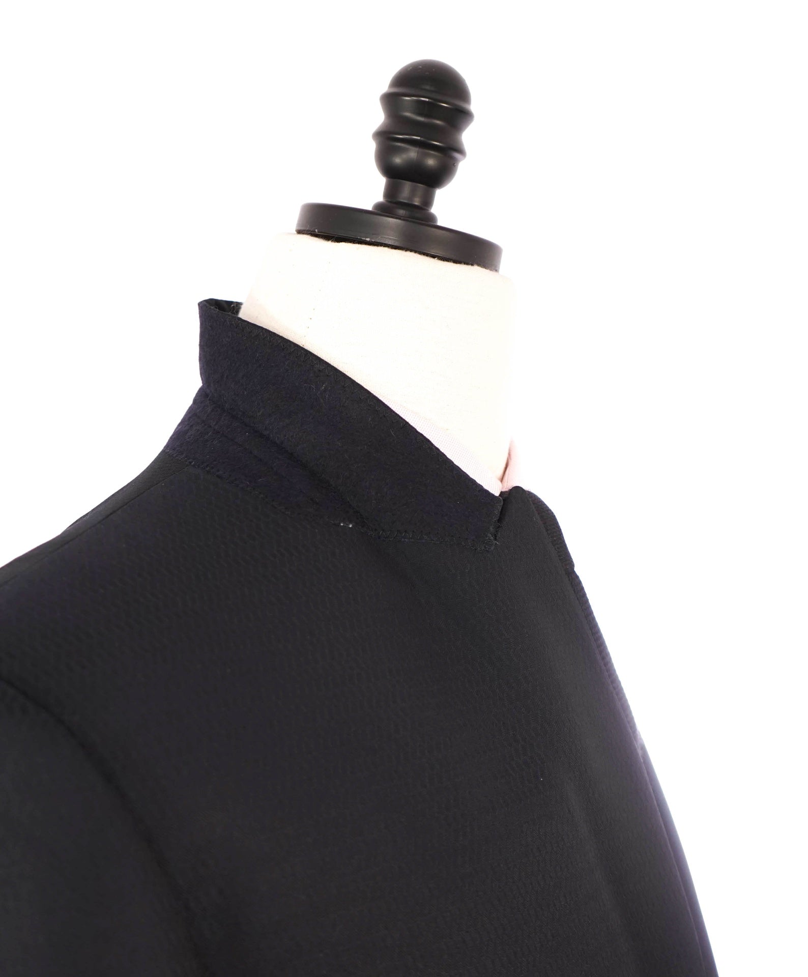 $1,995 EMPORIO ARMANI - Navy Jacquard Wool Peak Lapel Tuxedo - 46R