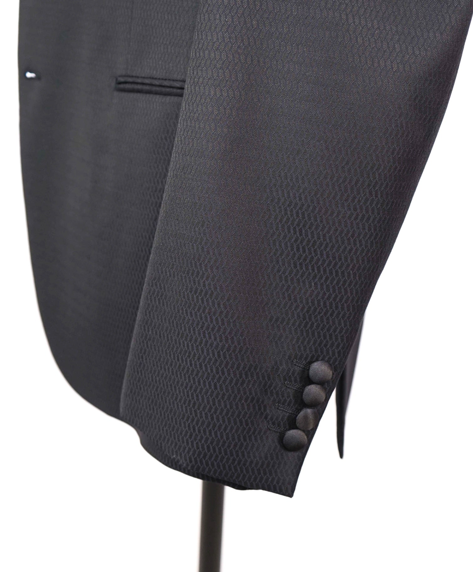 $1,995 EMPORIO ARMANI - Navy Jacquard Wool Peak Lapel Tuxedo - 46R