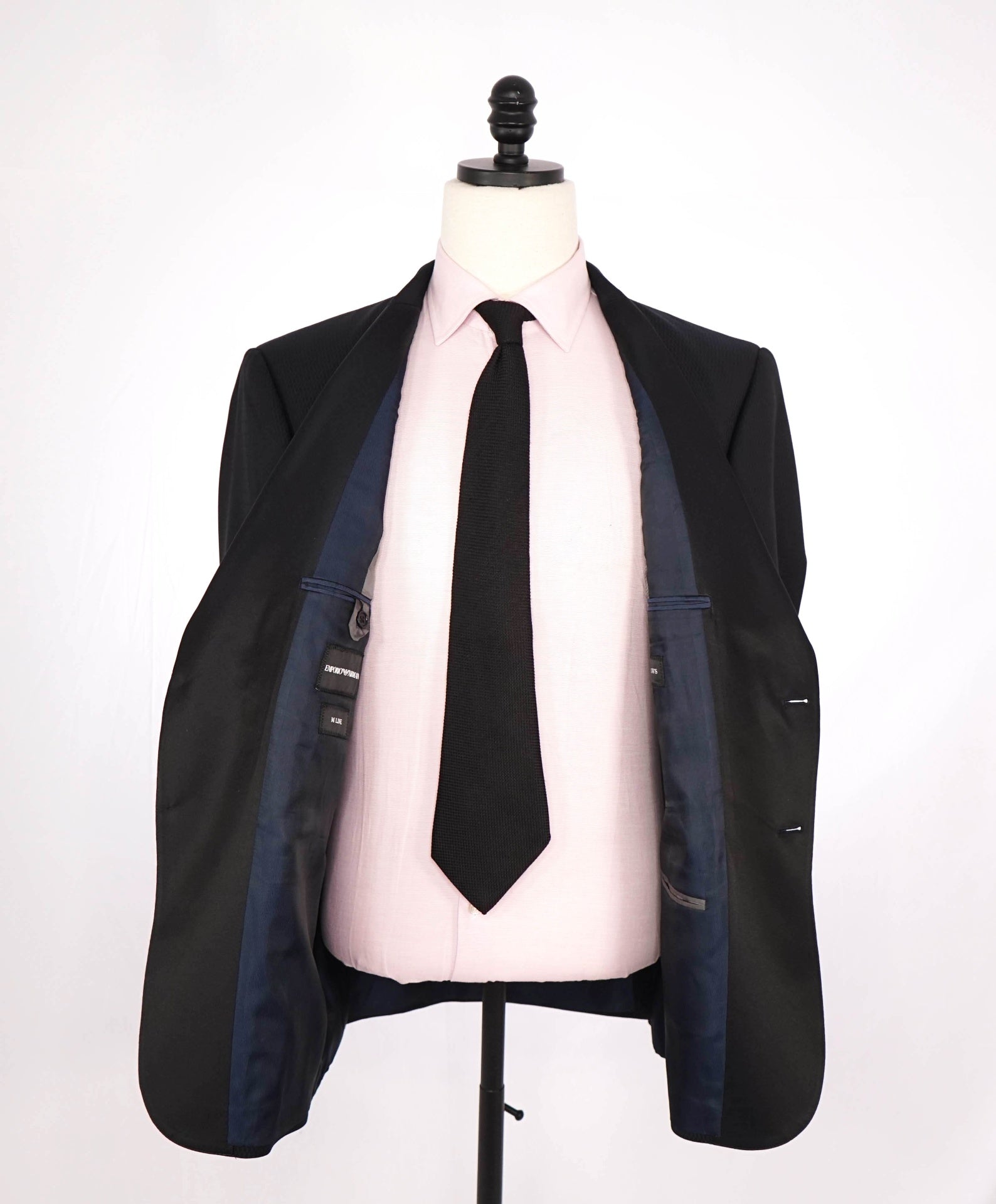 $1,995 EMPORIO ARMANI - Navy Jacquard Wool Peak Lapel Tuxedo - 46R