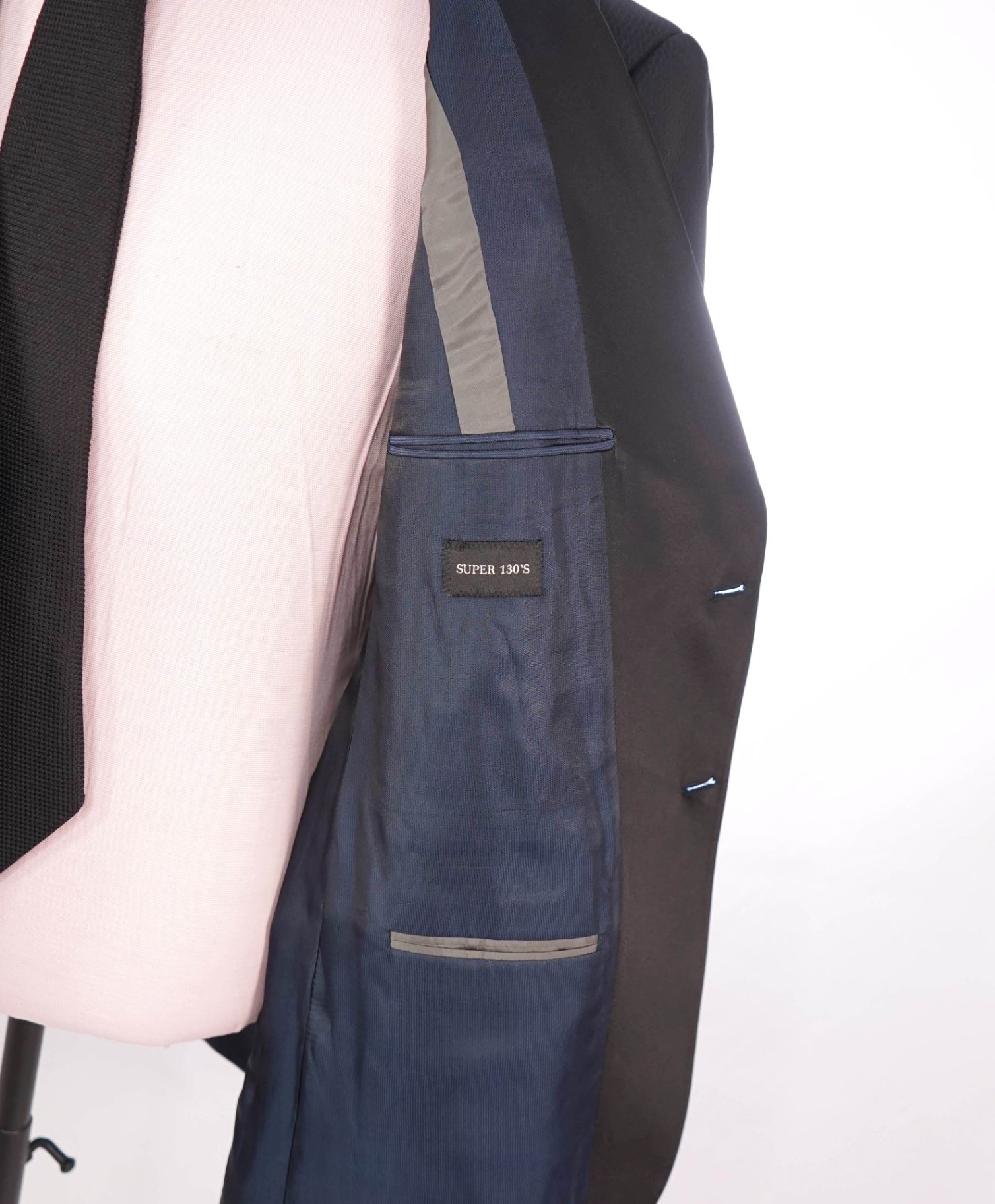 $1,995 EMPORIO ARMANI - Navy Jacquard Wool Peak Lapel Tuxedo - 46R