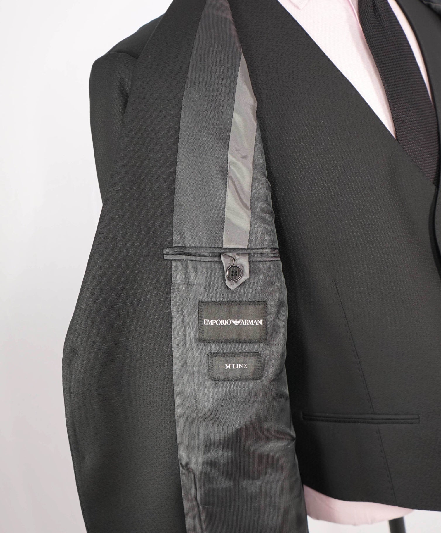 $2,495 EMPORIO ARMANI - Textured Black 3-Piece Suit - 46R