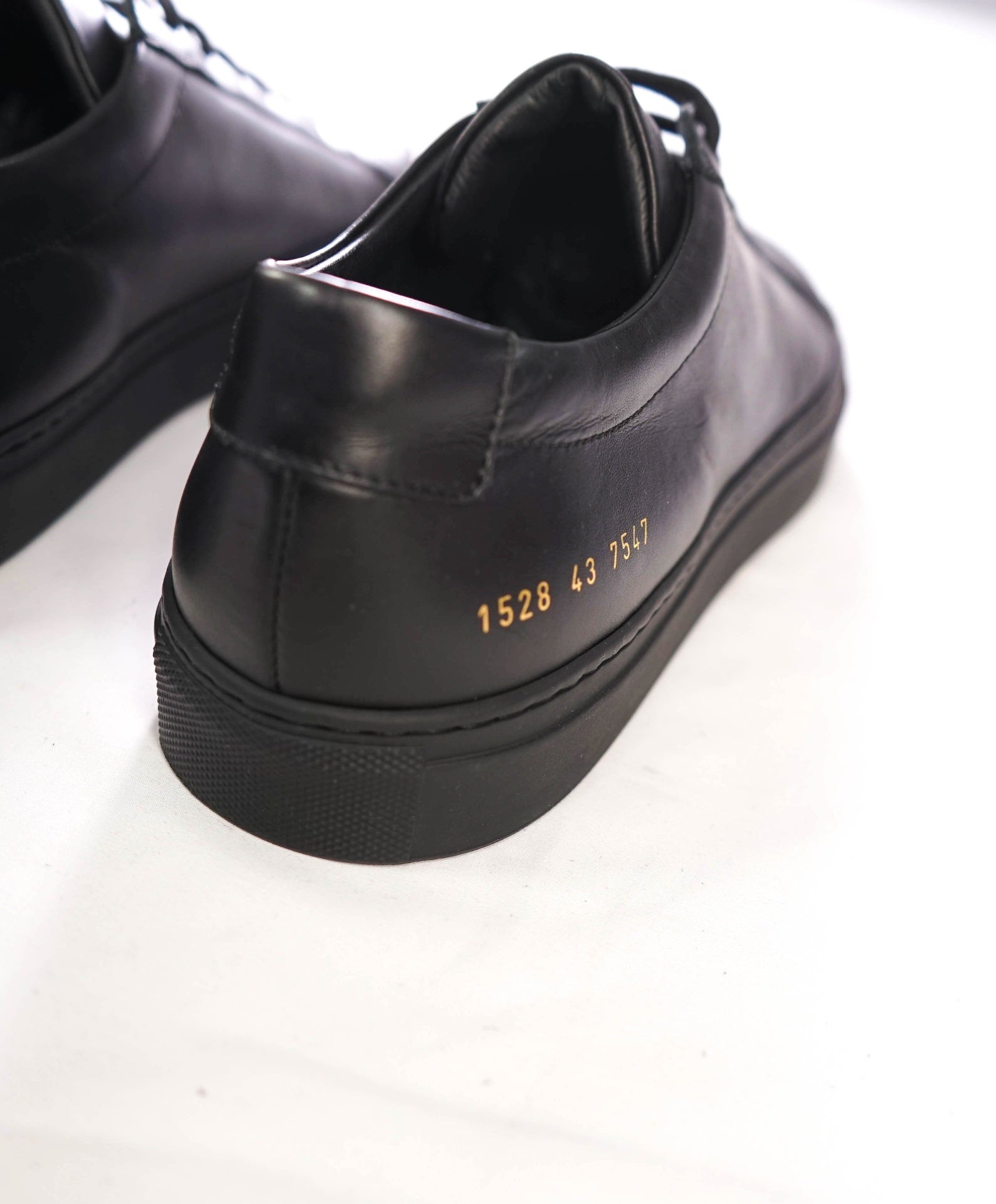 $440 COMMON PROJECTS - "ACHILLES" Black Leather Sneakers - US 10 (43EU)