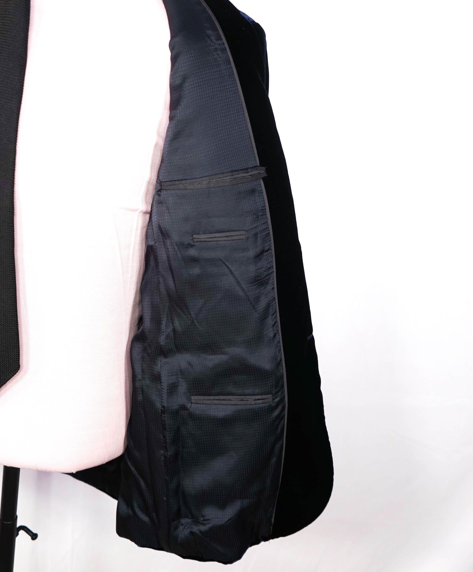 $2,995 EMPORIO ARMANI - Navy Blue Velvet "G LINE" Blazer - 40R