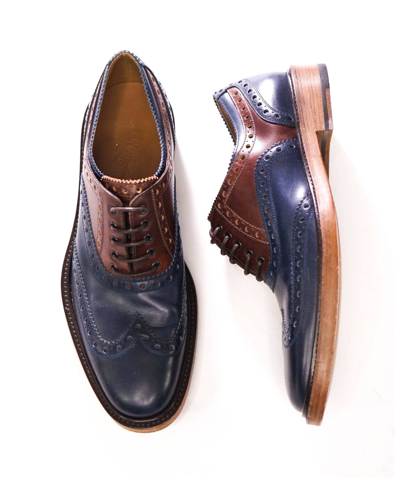 $1,250 FERRAGAMO - Navy Blue/Brown Leather Wingtip Oxfords - 9 D