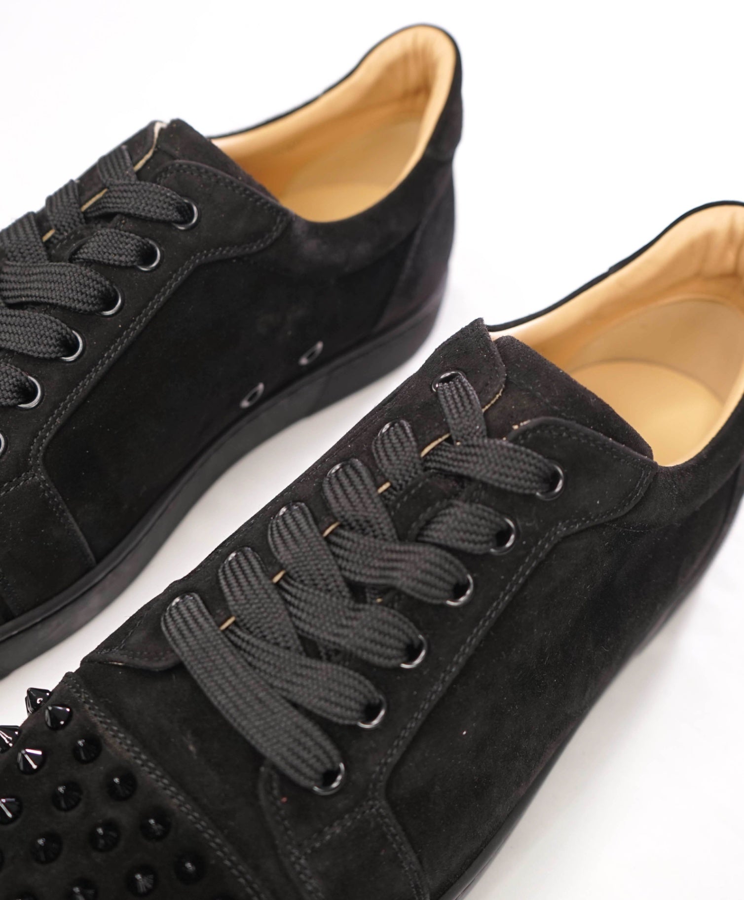 $945 LOUBOUTIN - Black Suede "VIERIA SPIKES" Sneakers - US 9 (42EU)