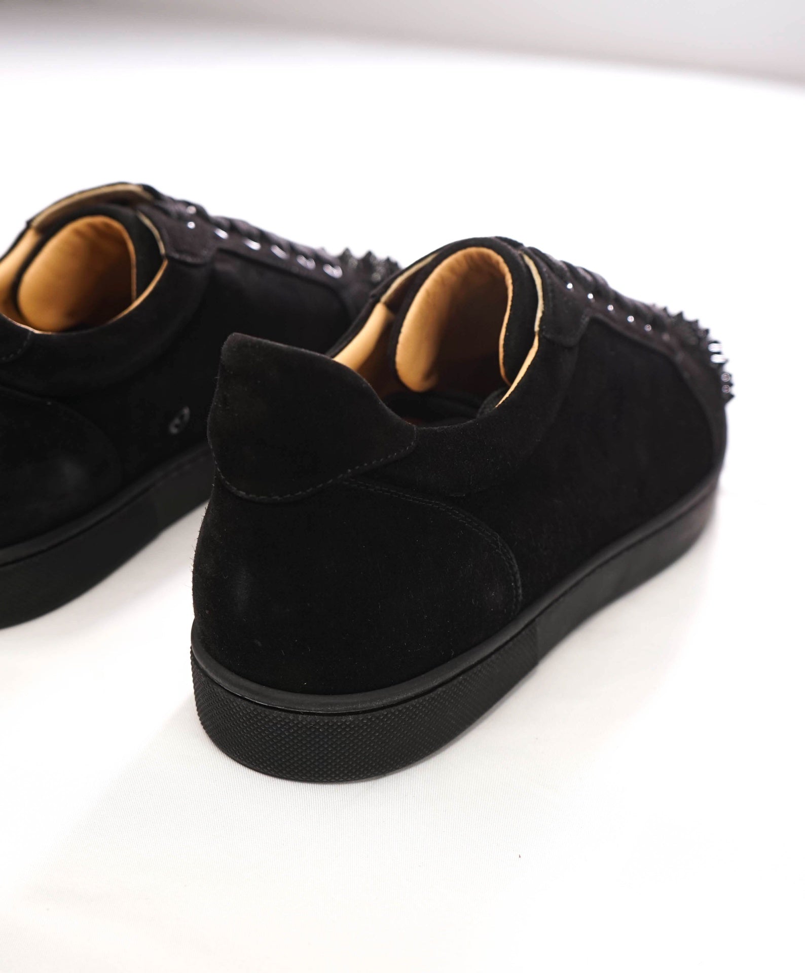 $945 LOUBOUTIN - Black Suede "VIERIA SPIKES" Sneakers - US 9 (42EU)