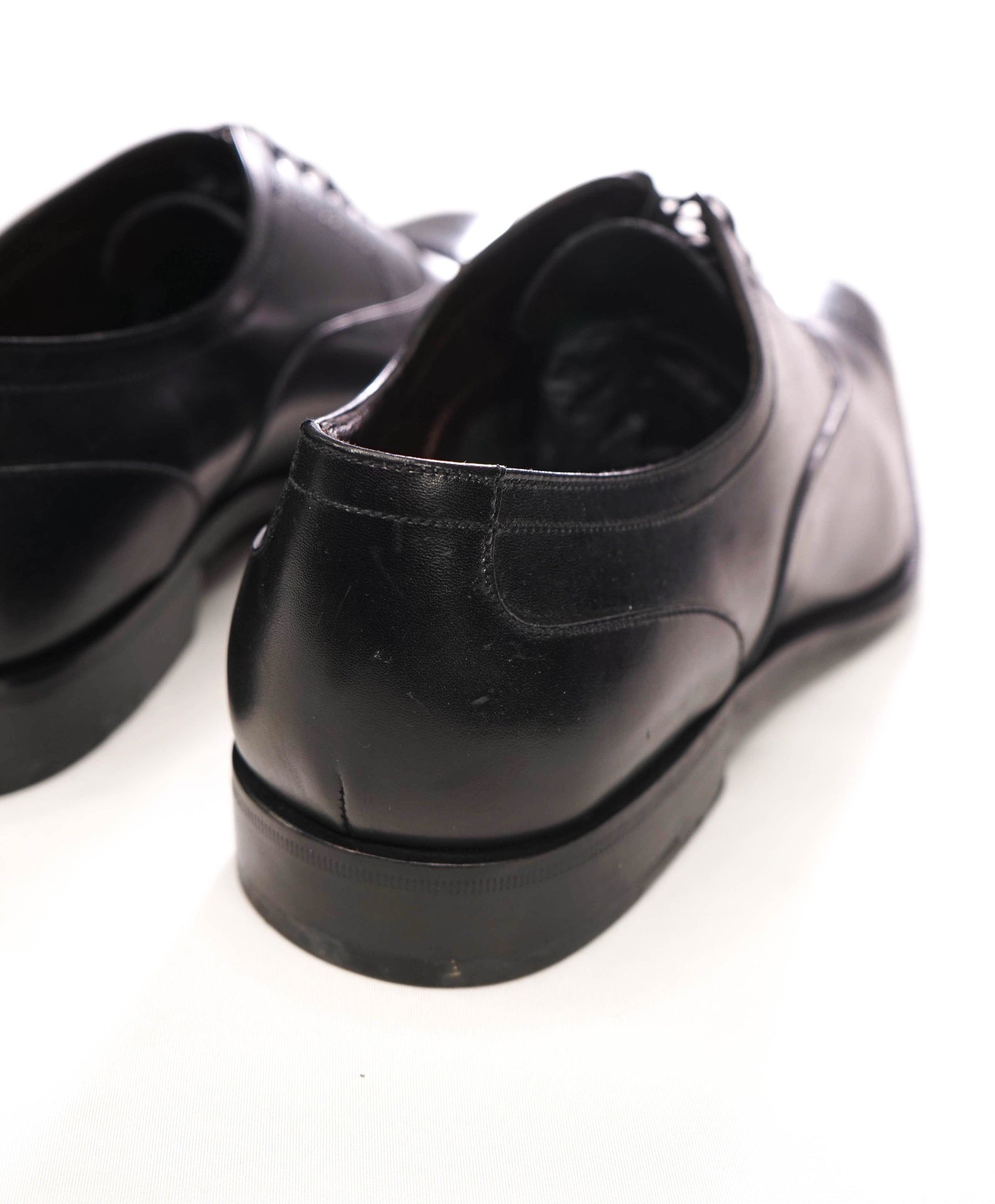$950 FERRAGAMO - Black Leather Cap-Toe Oxfords - 8.5 D