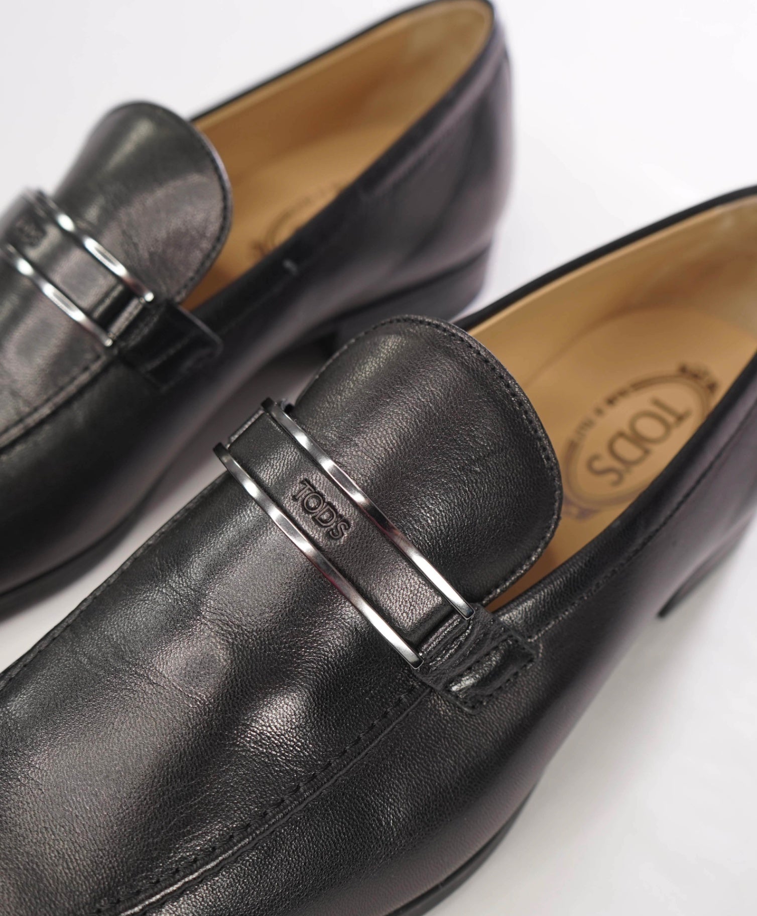 $975 TOD'S - Black Leather Logo Loafers - US 10 (9UK)