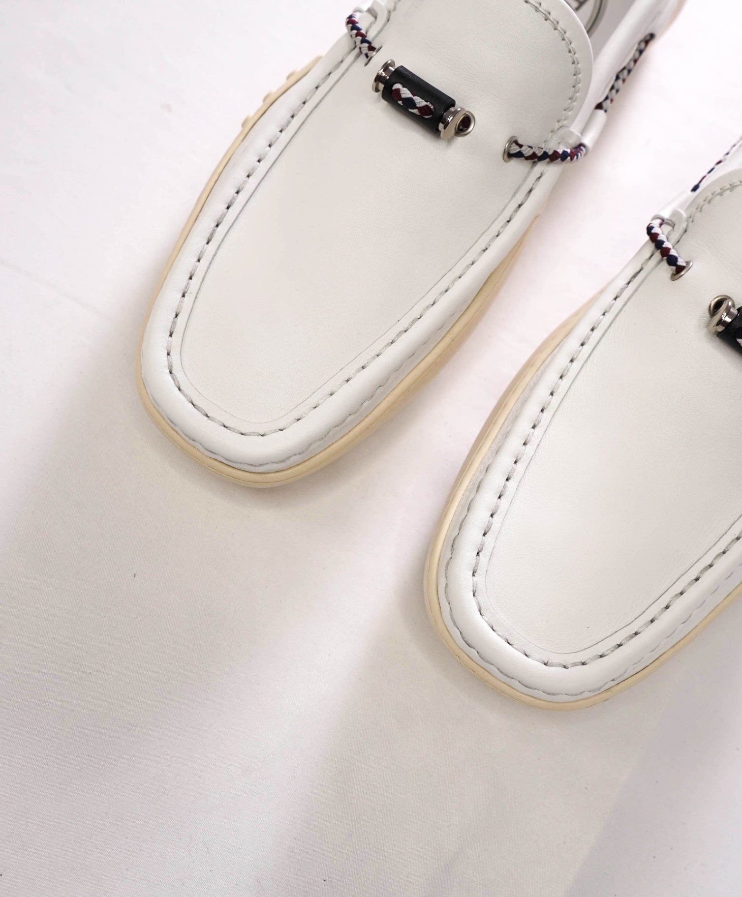 $995 TOD'S - White Leather Driving Loafers - US 7 (6UK)