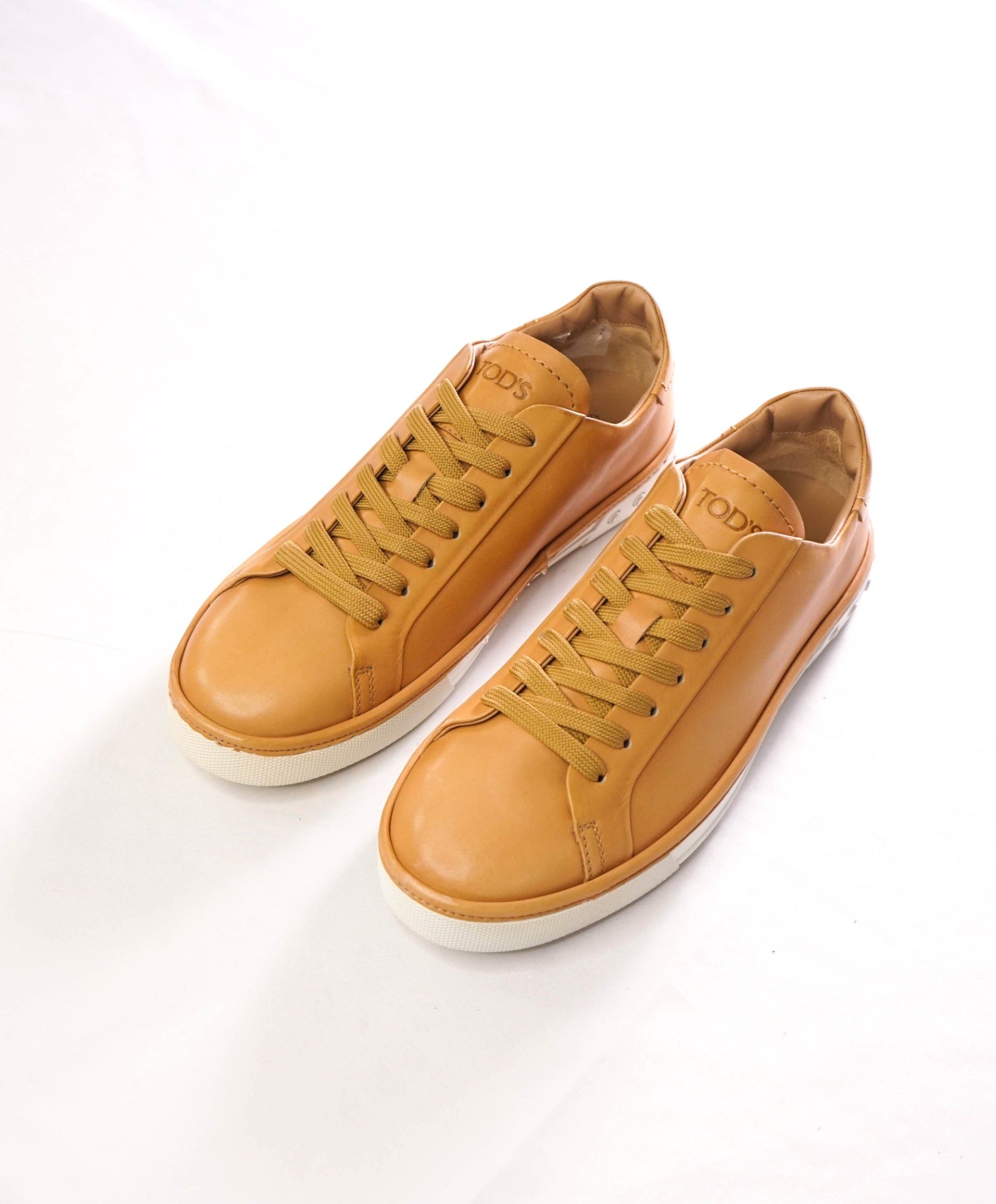 $750 TOD'S - Tan Leather Sneakers - US 8 (7UK)