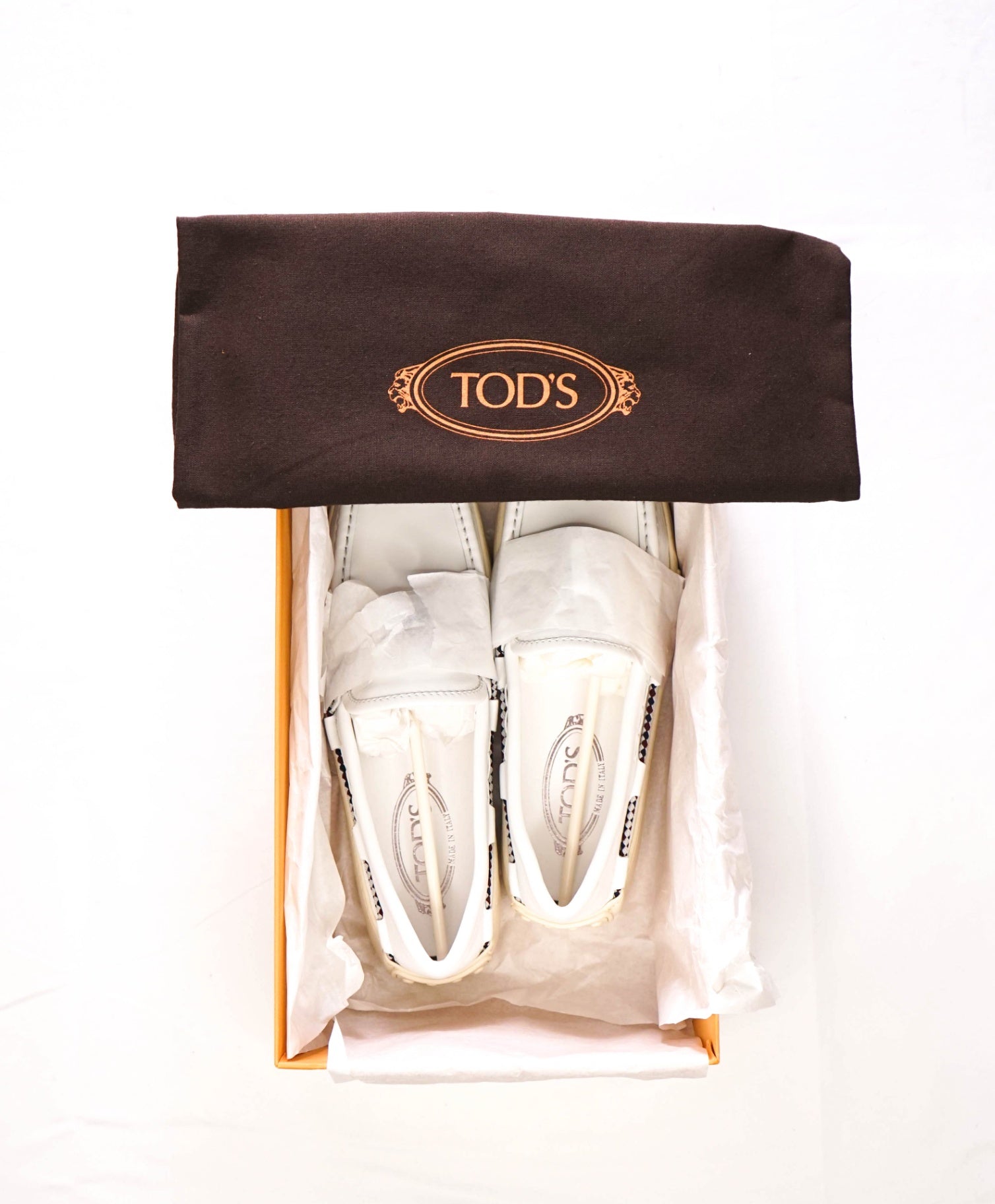 $995 TOD'S - White Leather Driving Loafers - US 7 (6UK)