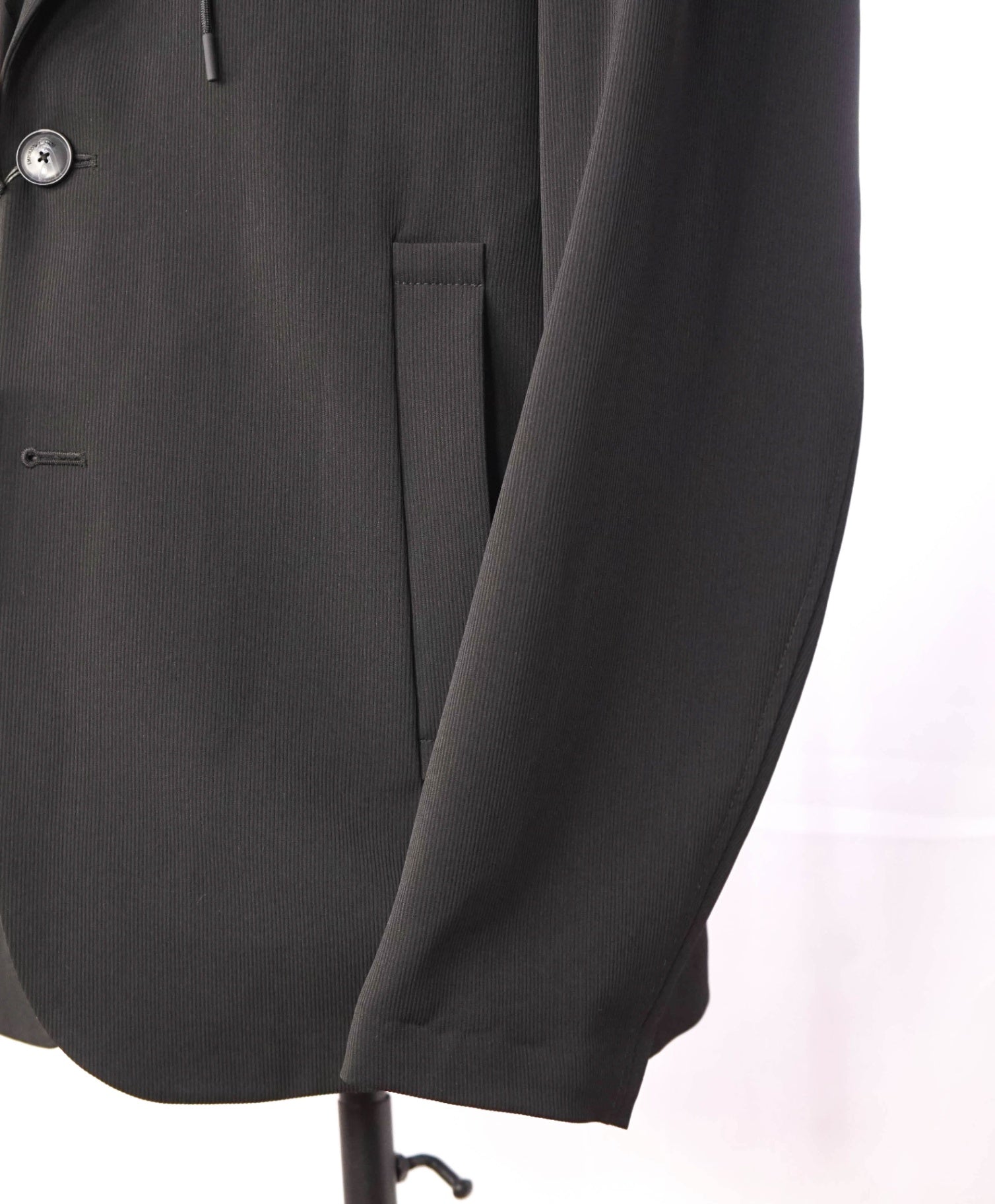$795 EMPORIO ARMANI - Black Ribbed Poly Hooded Blazer - 42