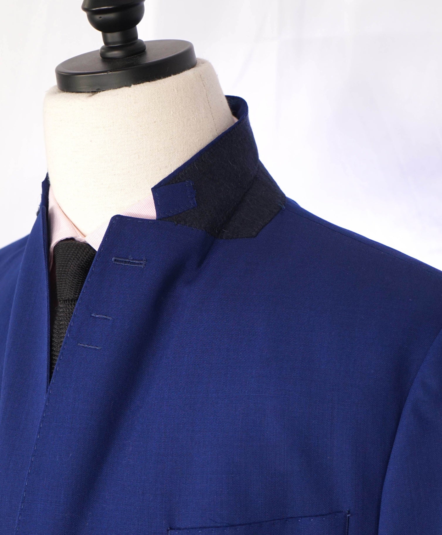 $2,195 LORO PIANA For NEIMAN- Coablt Blue Wool Suit - 42R