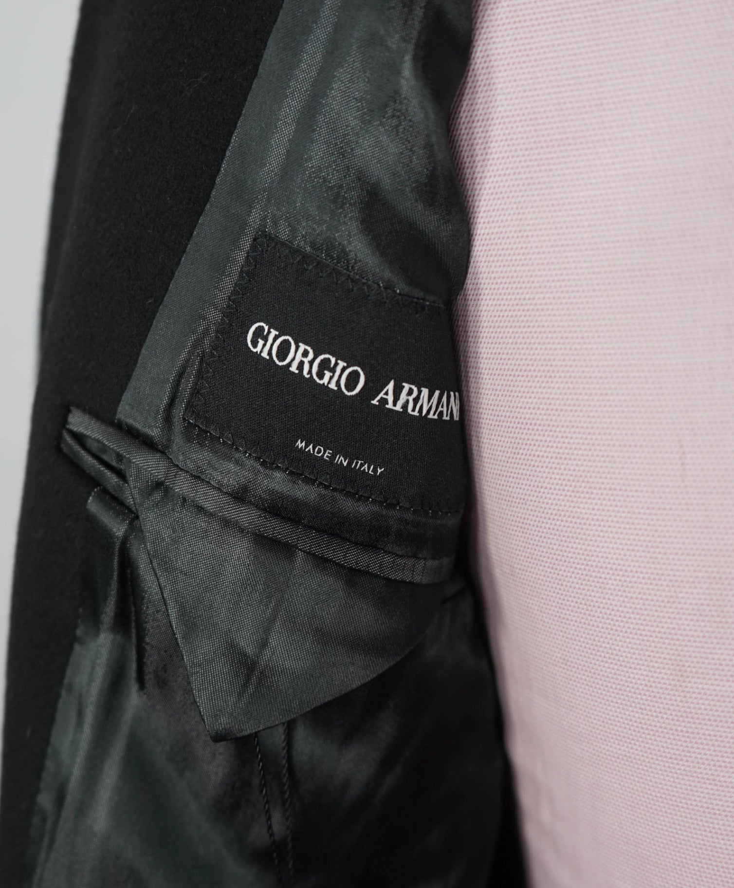 $6,300 GIORGIO ARMANI - Solid Black Wool/Cashmere Overcoat - 40R