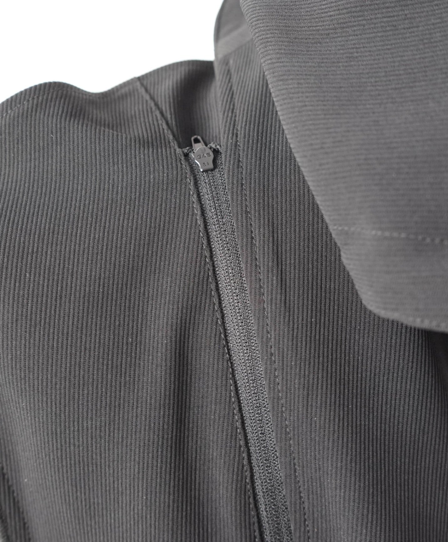$795 EMPORIO ARMANI - Black Ribbed Poly Hooded Blazer - 42