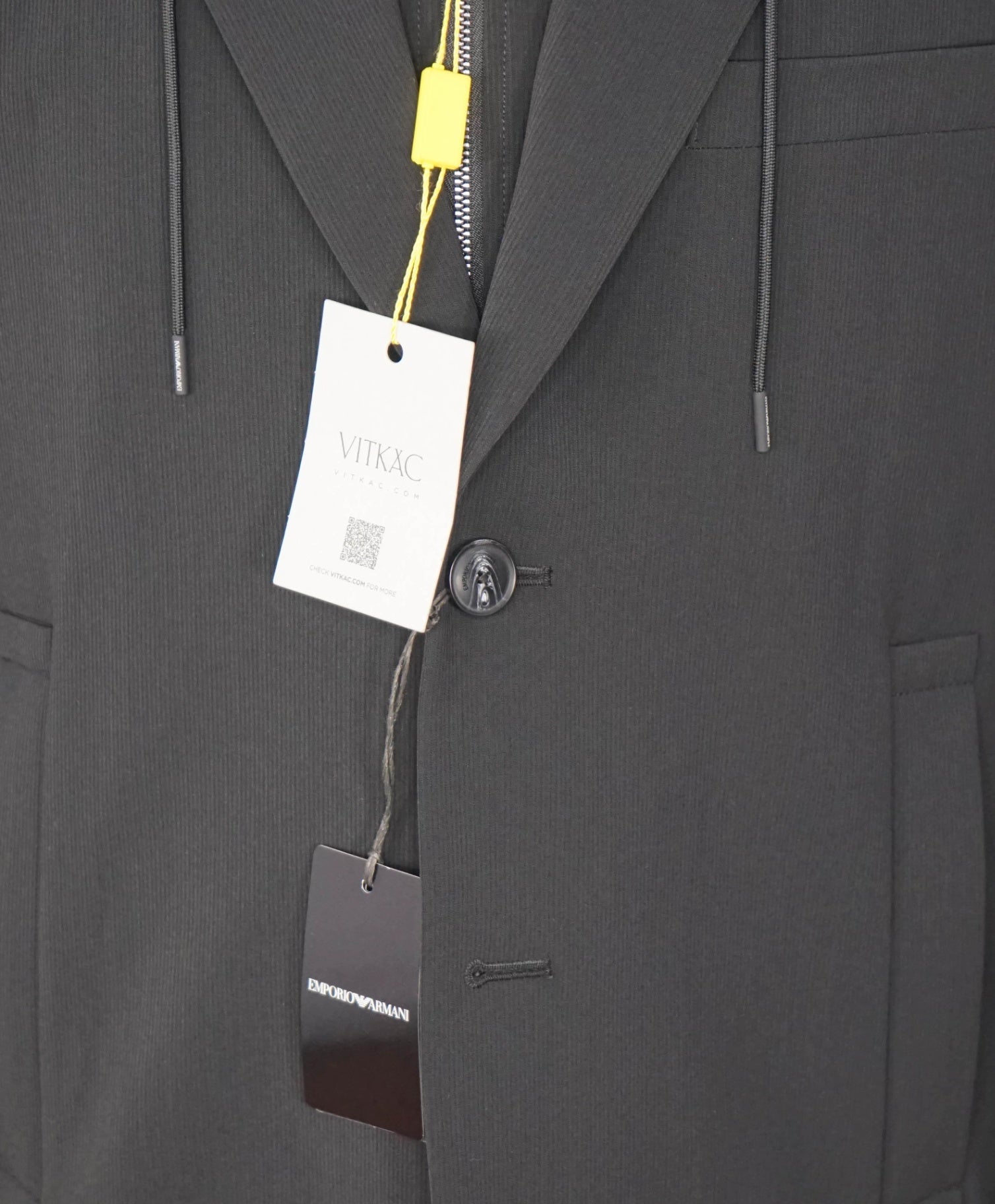 $795 EMPORIO ARMANI - Black Ribbed Poly Hooded Blazer - 42
