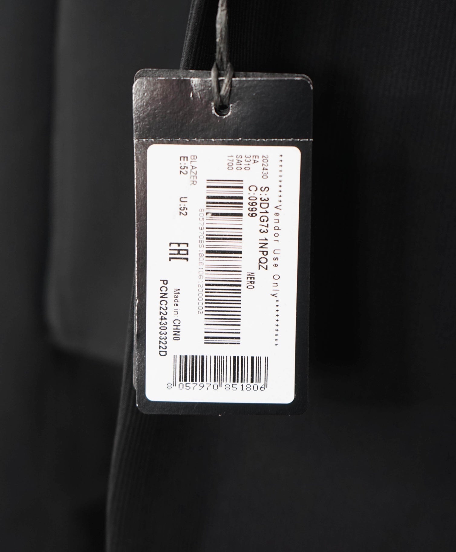 $795 EMPORIO ARMANI - Black Ribbed Poly Hooded Blazer - 42