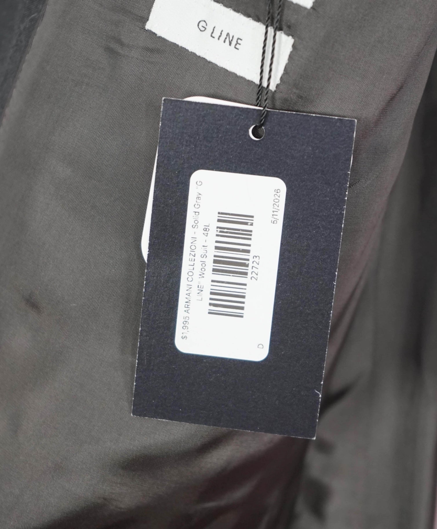 $1,995 ARMANI COLLEZIONI - Solid Gray "G LINE" Wool Suit - 48L