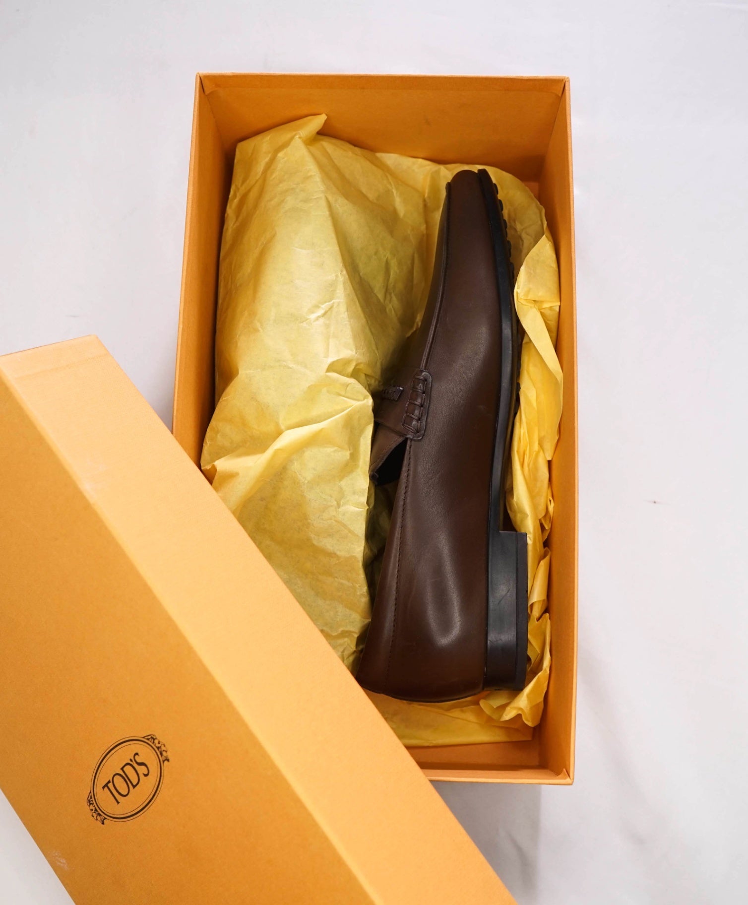 $750 TOD'S - *DISPLAY* Brown Leather Loafers - US 8 (7UK)
