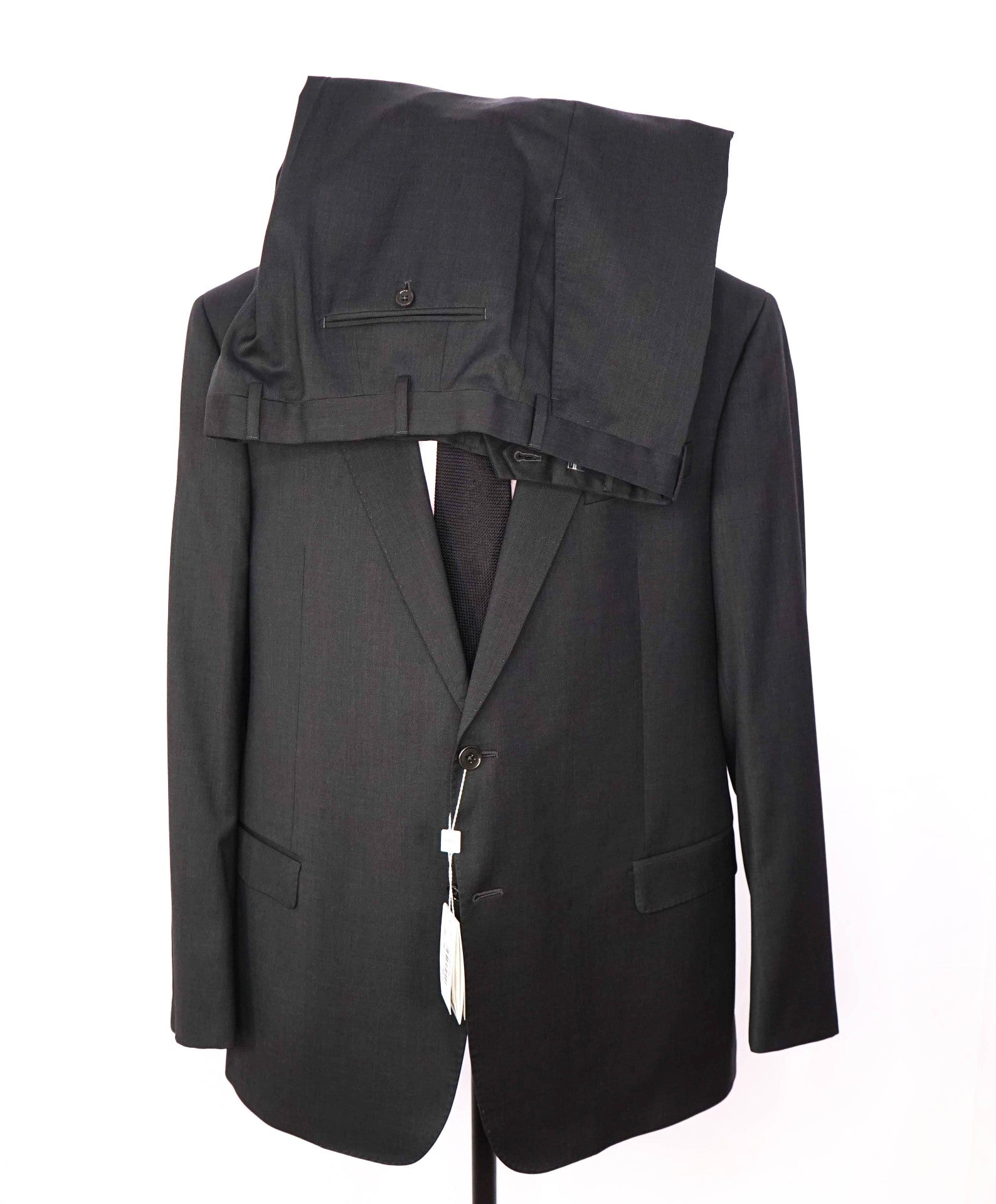 $1,995 ARMANI COLLEZIONI - Solid Gray "G LINE" Wool Suit - 48L