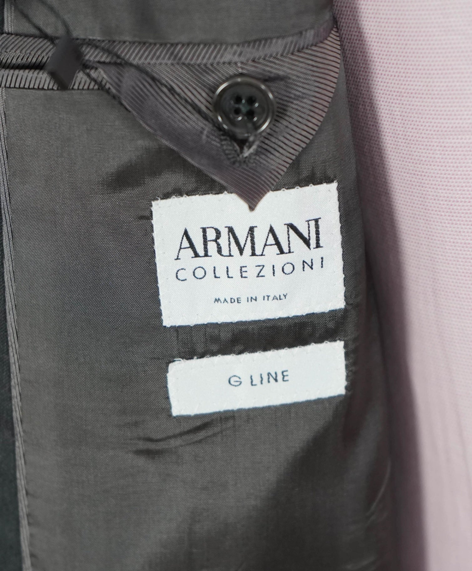 $1,995 ARMANI COLLEZIONI - Solid Gray "G LINE" Wool Suit - 48L