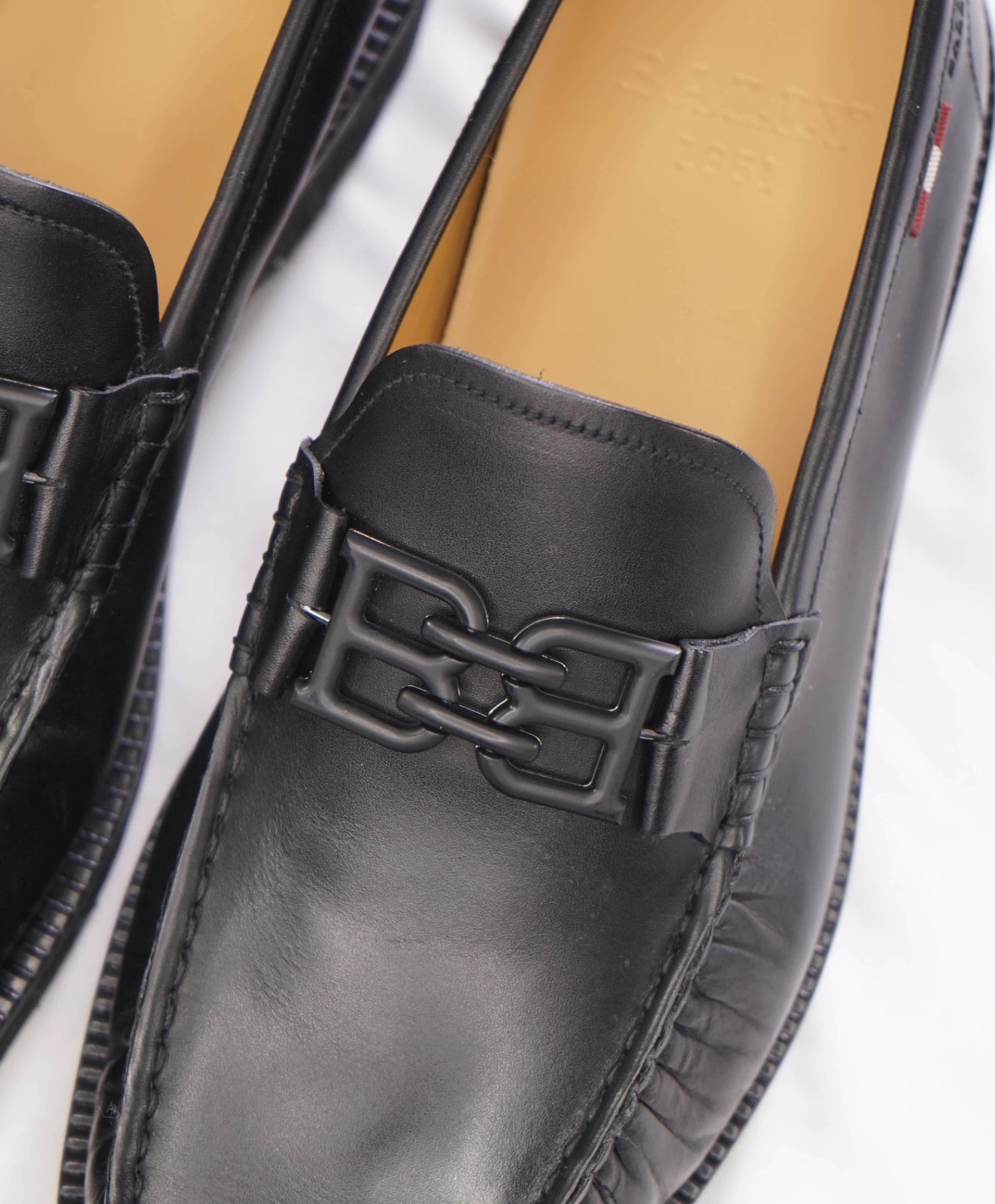 $800 BALLY - Black Leather "NOLAM" Lug-Sole Loafers - US 7 (6UK)