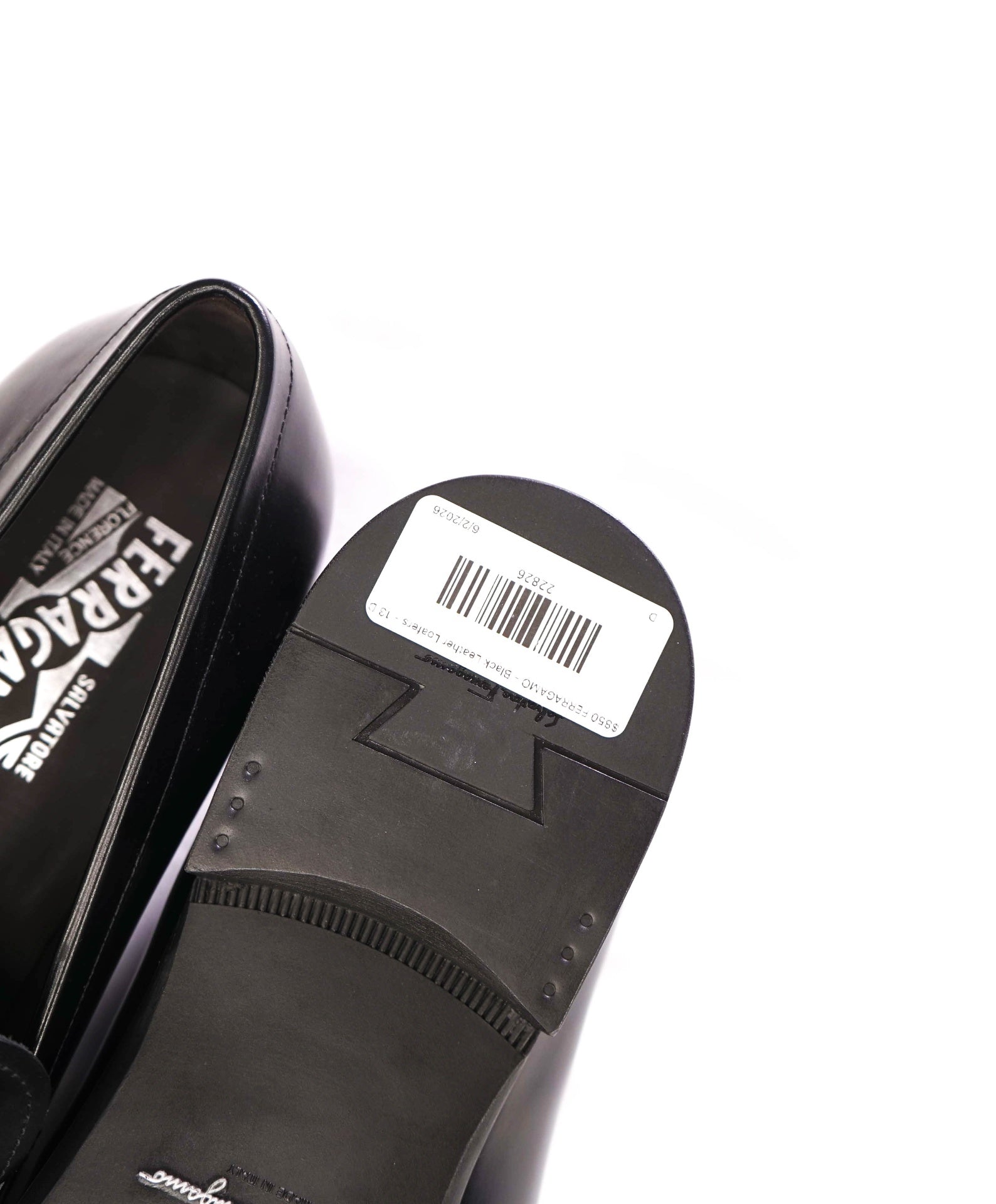 $850 FERRAGAMO - Black Leather Gancini Loafers - 13 D