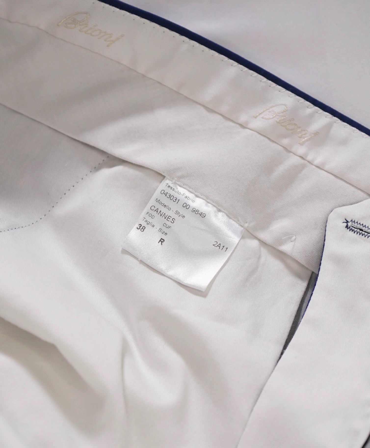 $1,095 BRIONI - *DAMAGED* Solid Blue 140's Wool Pleated Pants - 37W