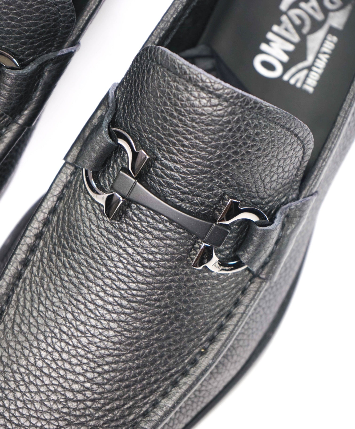 $850 FERRAGAMO - Black GRANDIOSO Pebble Leather Loafers - 9.5 D